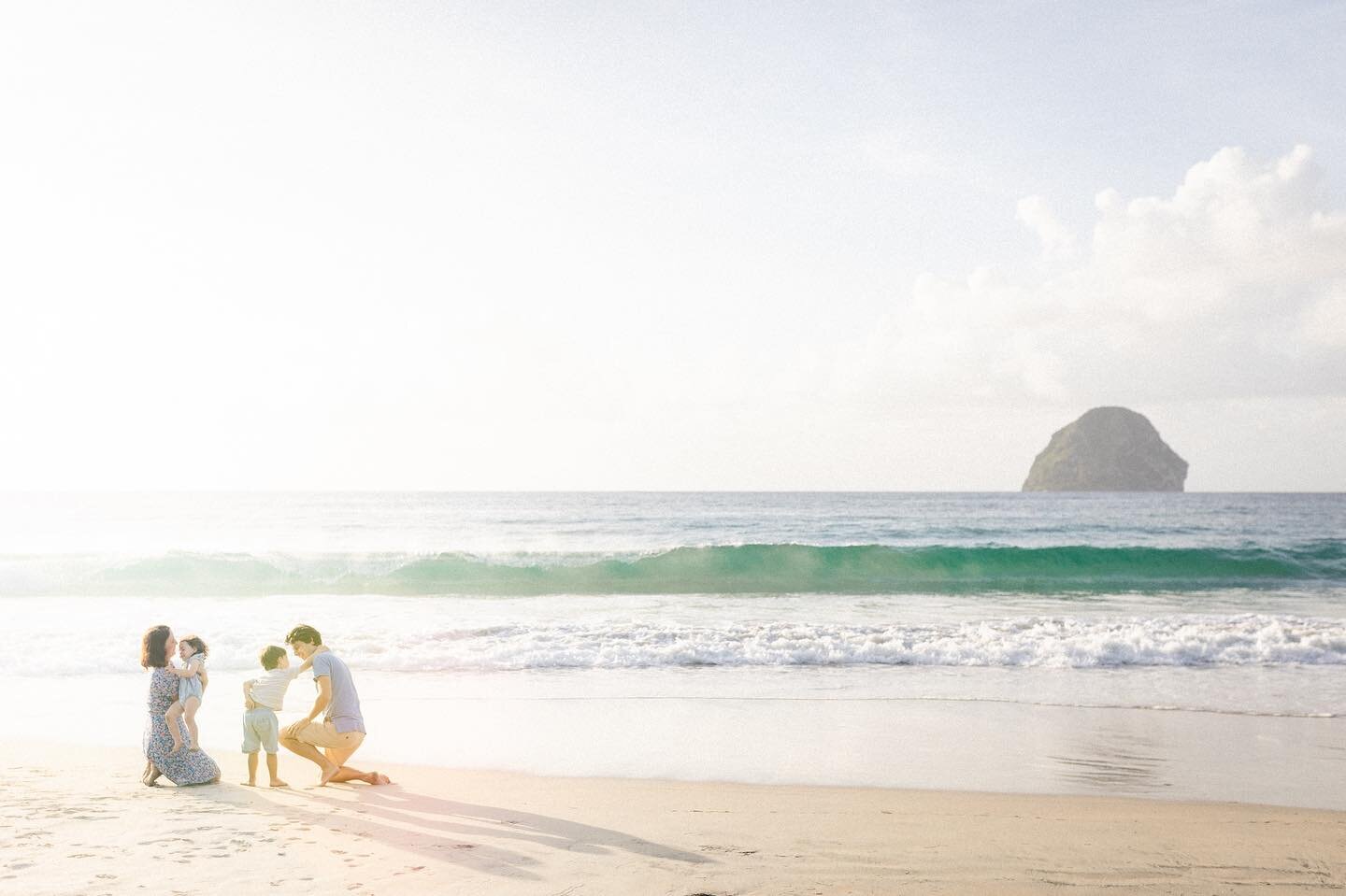 Une de mes photos pr&eacute;f&eacute;r&eacute;es de 2024 🌈
Si heureuse d&rsquo;avoir photographi&eacute; beaucoup de jolies familles en ce d&eacute;but d&rsquo;ann&eacute;e. Rdv en septembre pour les prochaines s&eacute;ances ☀️ Une petite pause s&r