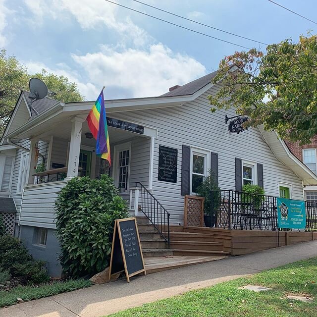 Open House Today at 174 Norfolk Avenue from 2-4pm. This commercial property is available for sale or for lease and located right across from @randolphcollege and behind Rivermont Pizza and Brauburgers restaurant. Owner/agent. Listed by Hansen Realty 