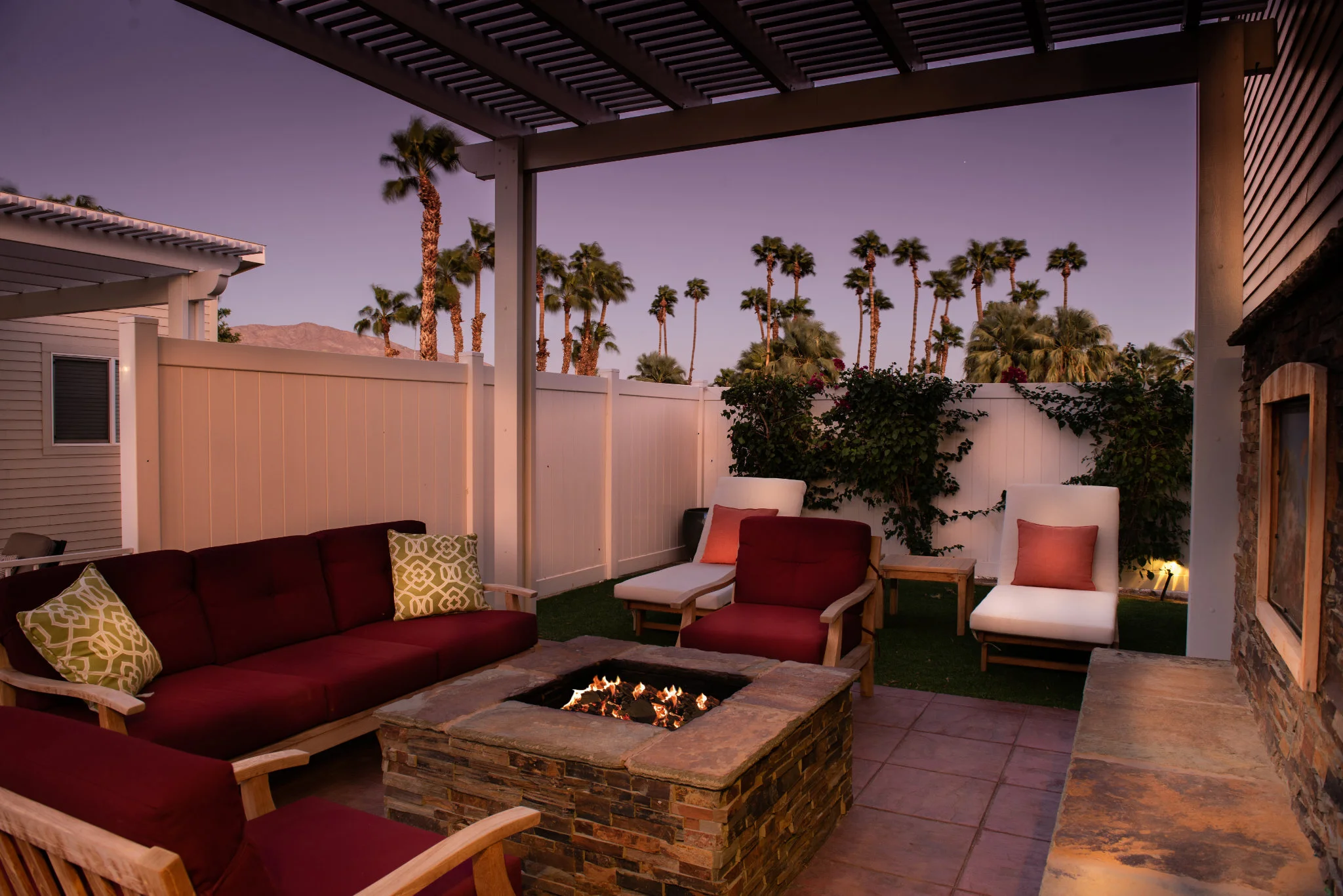Courtyard-web-P7W13.jpg