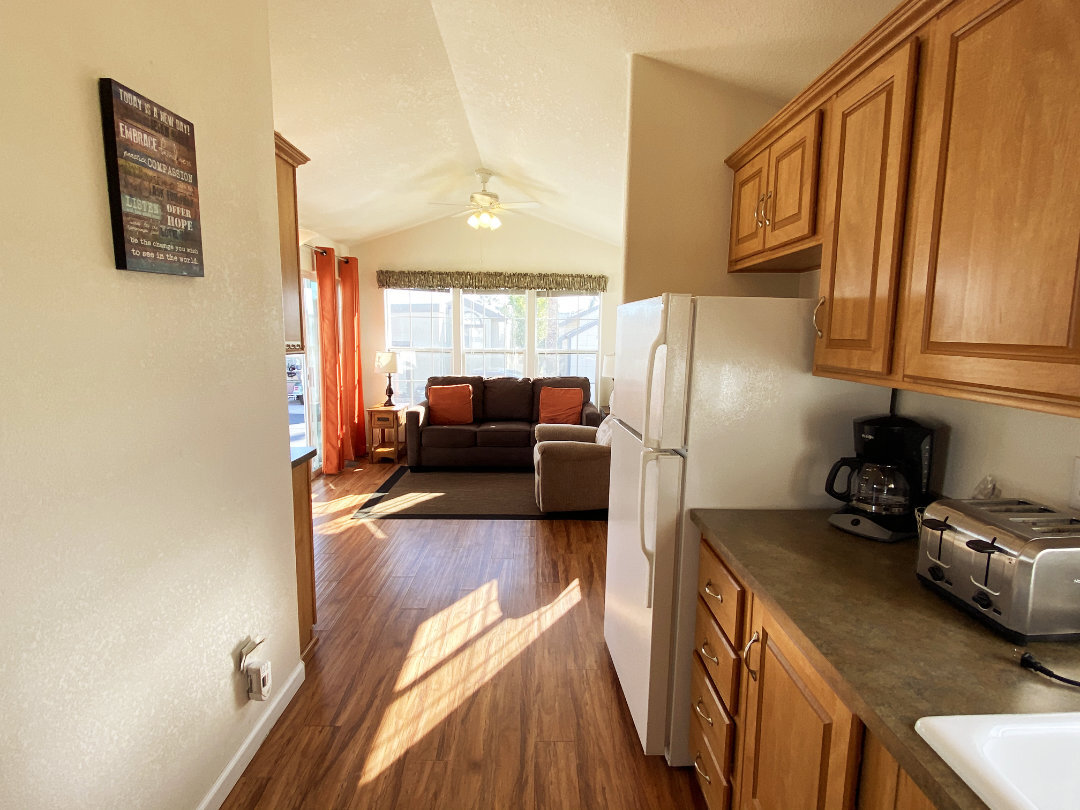 425-kitchen-to-living-room.jpg