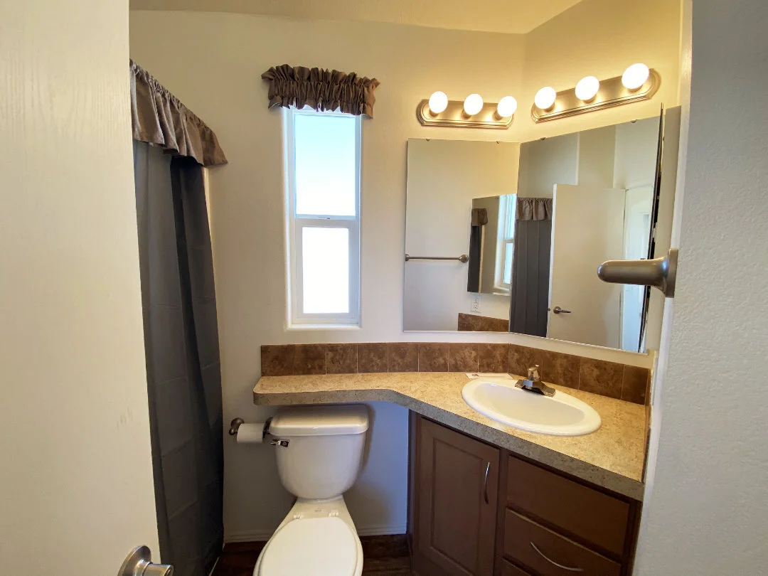 53-bathroom.jpg