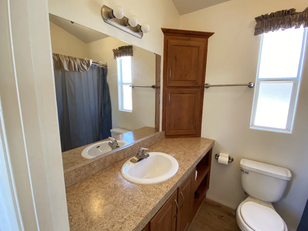 40-bathroom.jpg