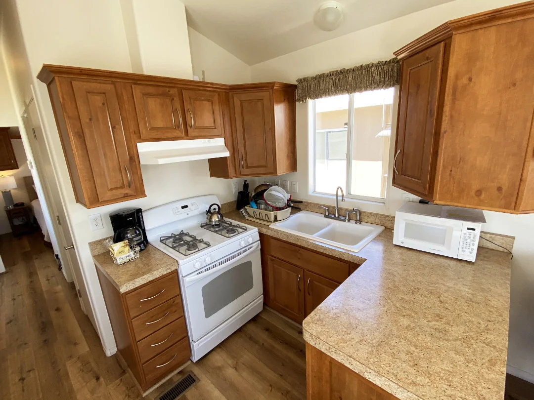40-kitchen-close.jpg