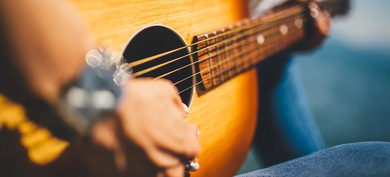 guitar generic female.jpg