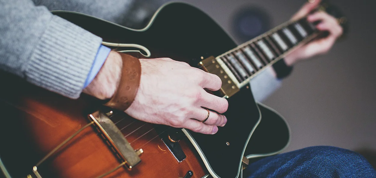 guitar generic.jpg