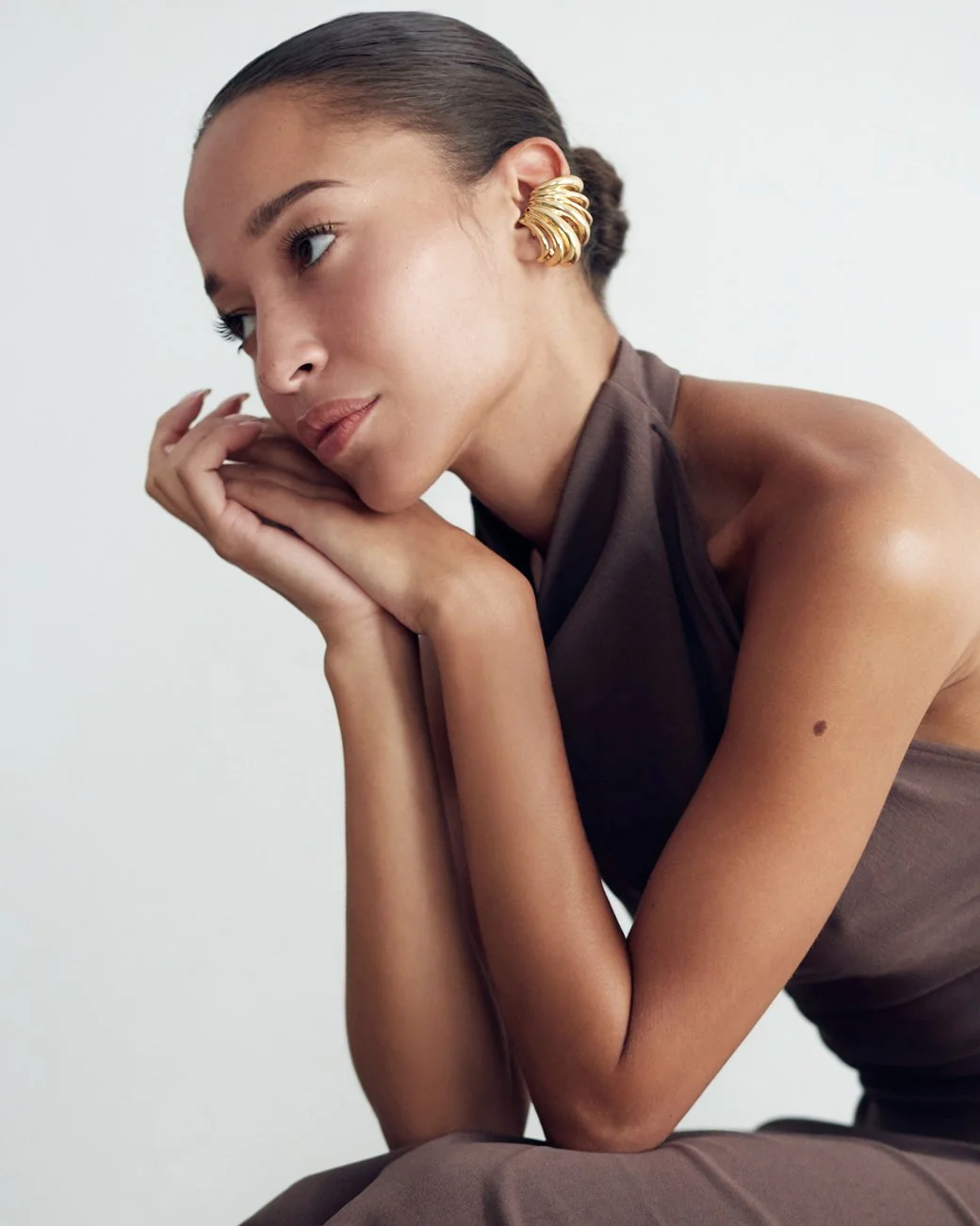 5-tia-lewis-main-book-duo-models.jpg