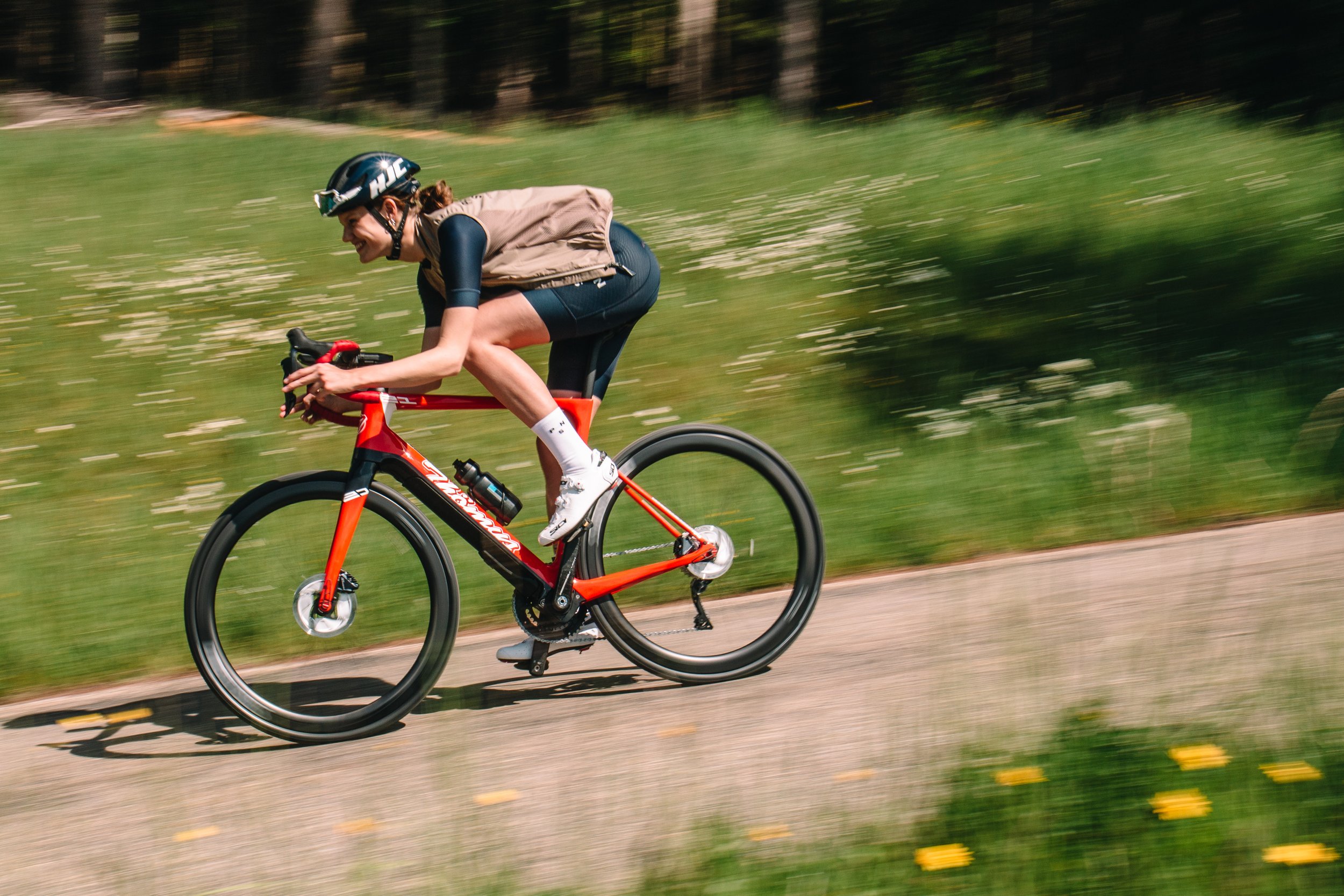 NinaHoschke_GranFondoMagazine (1).jpg