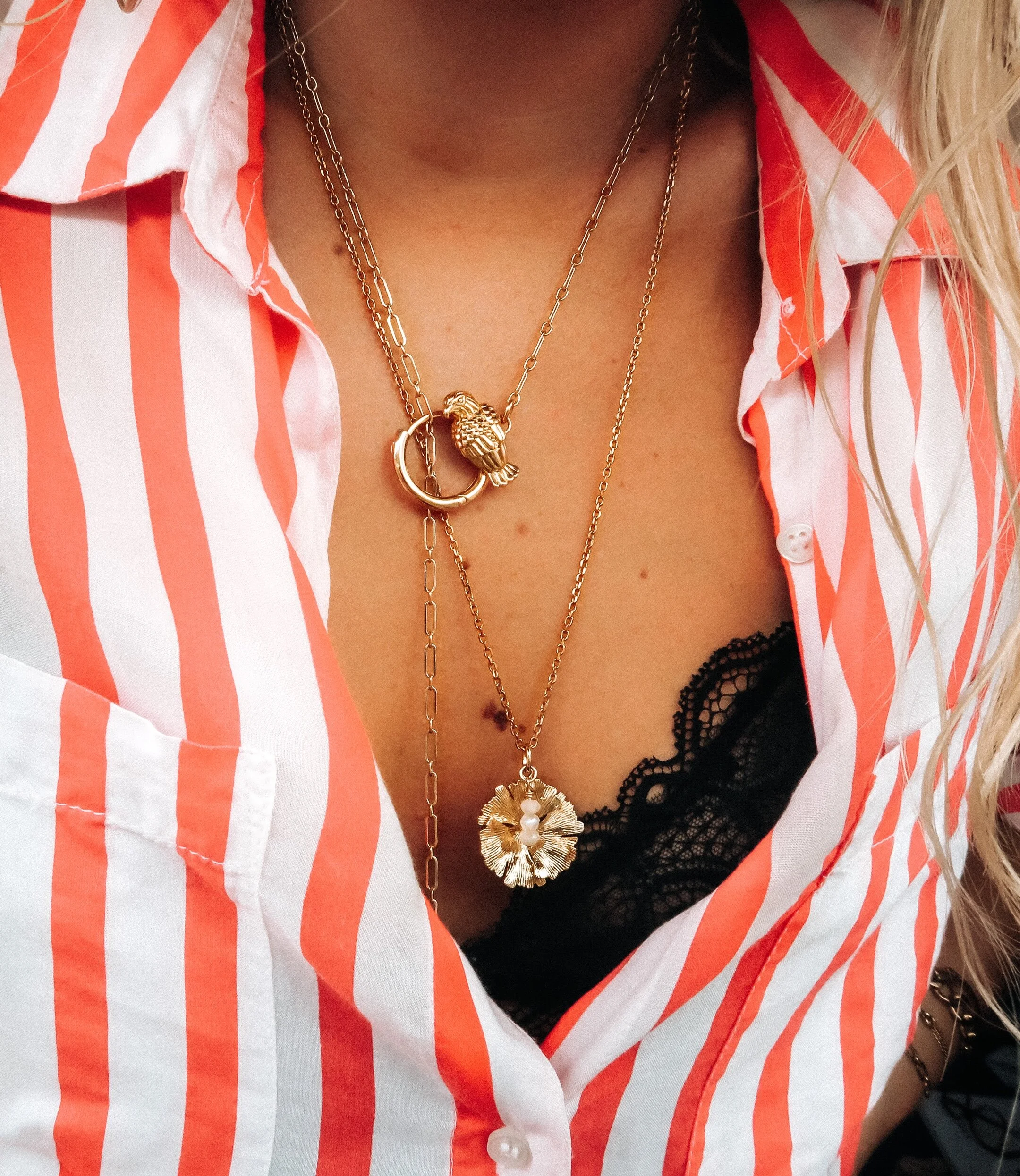 Collier Jolly Harbour plaqué or et pierre de lune look chemise