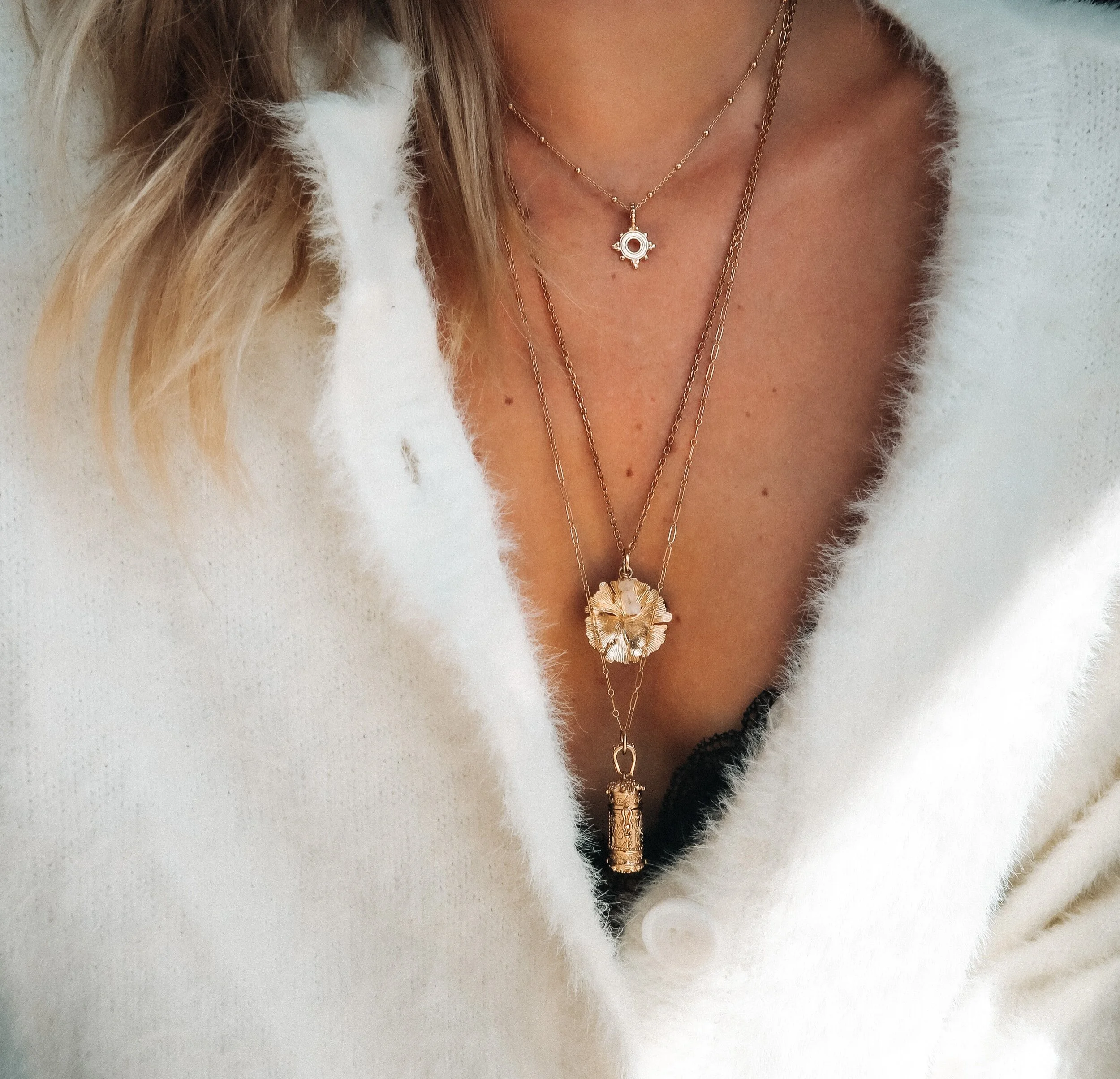 Collier Jolly Harbour plaqué or et pierre de lune look hiver