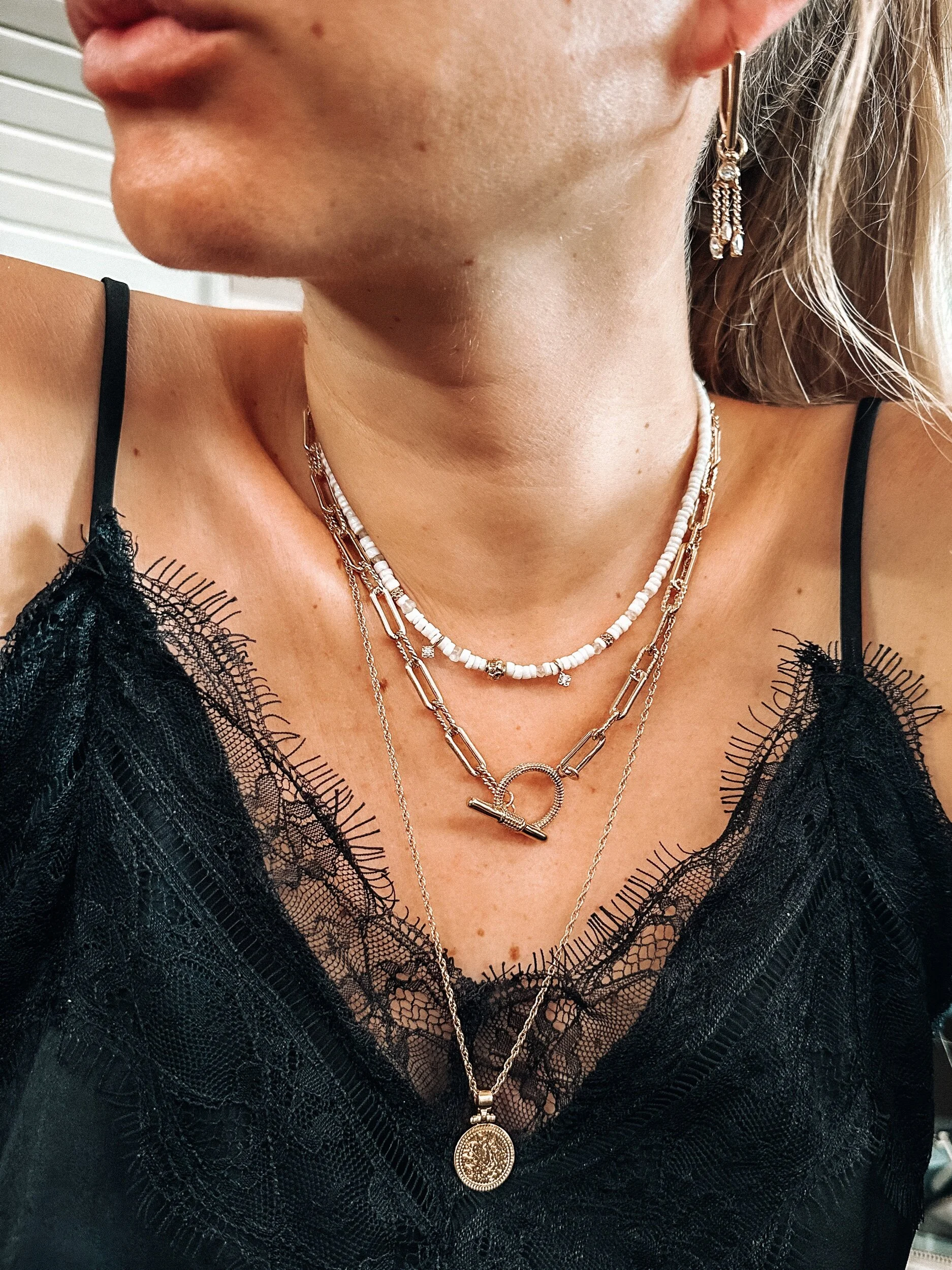 Collier Culebrita Plaqué Or et Coquillage Porté