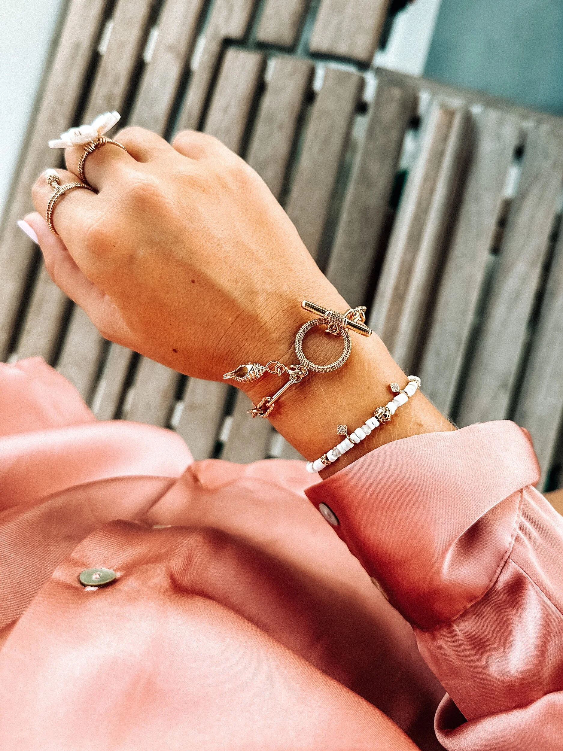 Bracelet Culebrita Plaqué or et Coquillages Porté