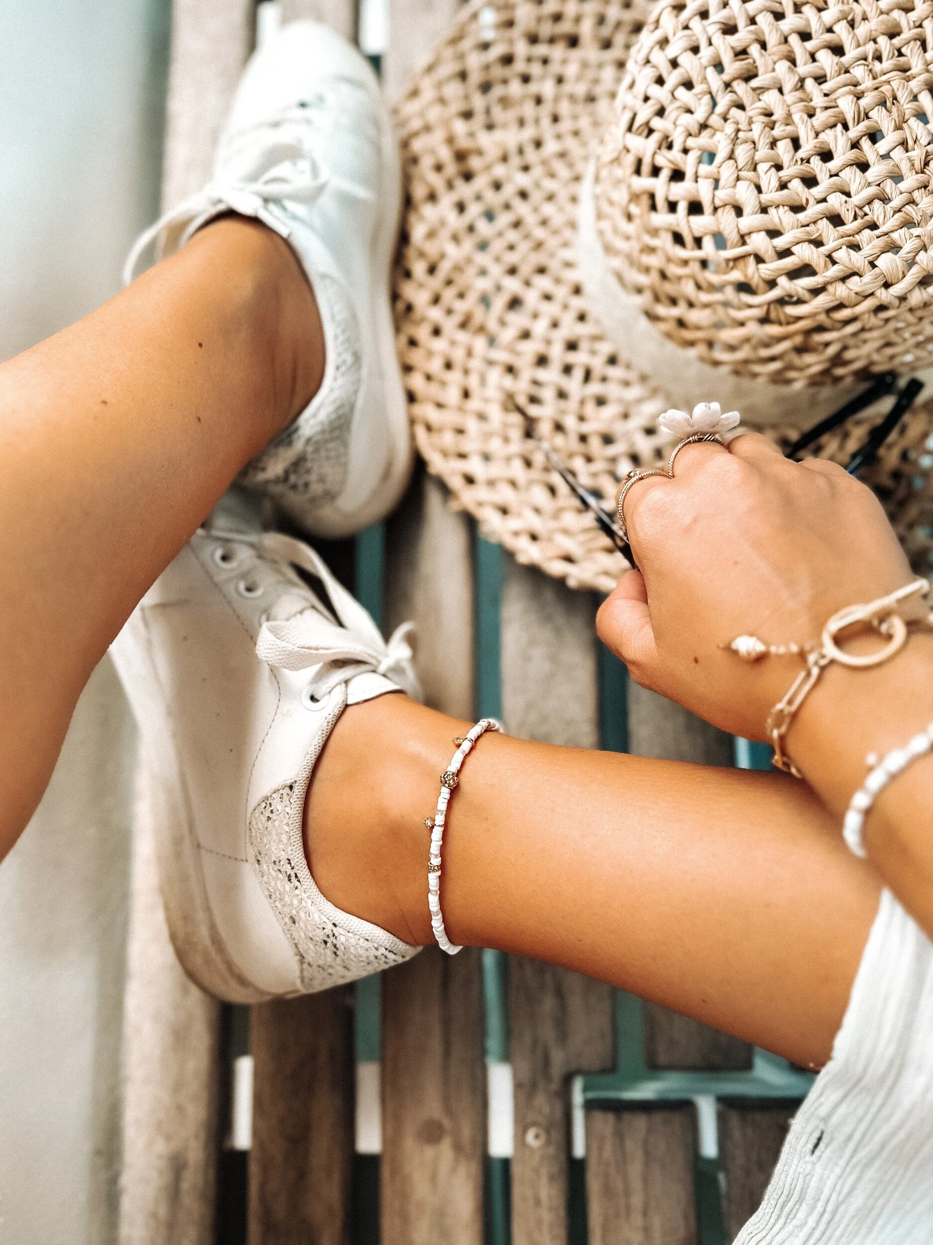 Bracelet de Cheville Culebrita Plaqué Or et Coquillages Porté