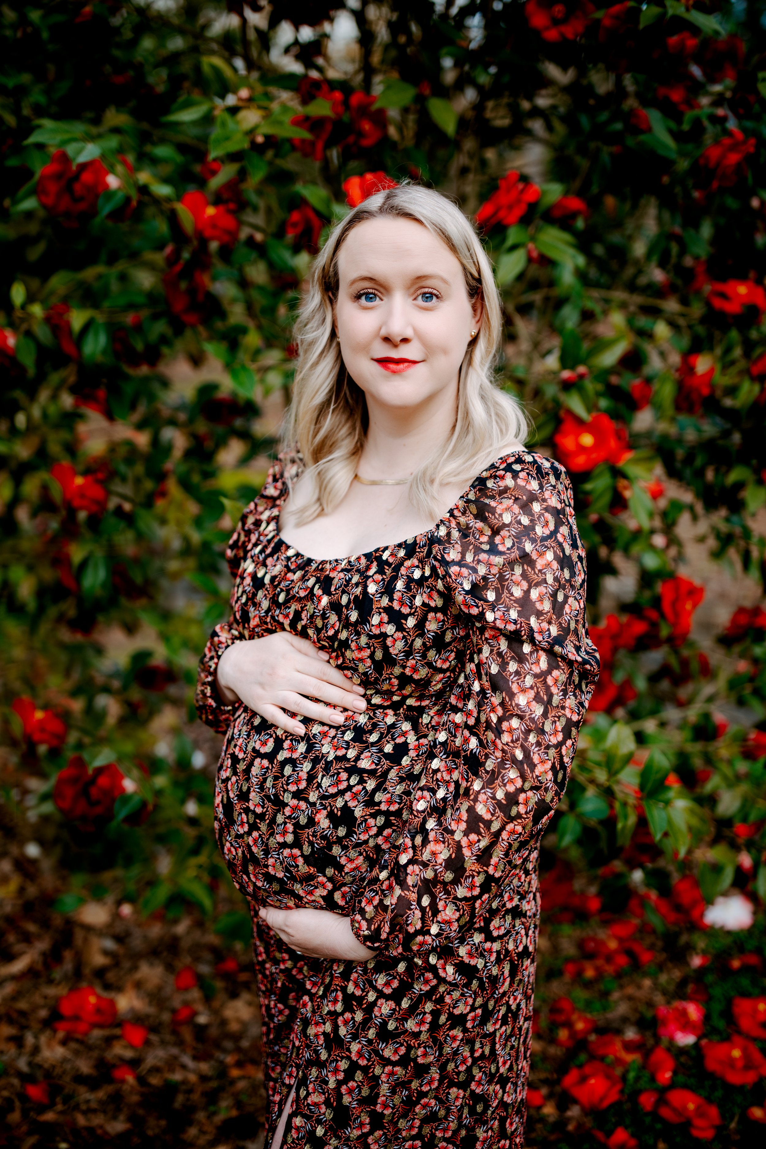 Pregnancy Photography in an Atlanta garden