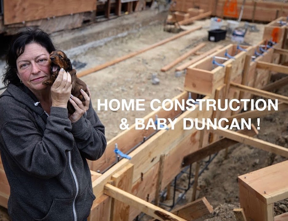 The home addition has begun!  Also Duncan makes his video debut. Video link in the Bio 😀
#pramadakoradox #attheminifarm #duncanthelonghairdachshund #homeconstruction #homeaddition