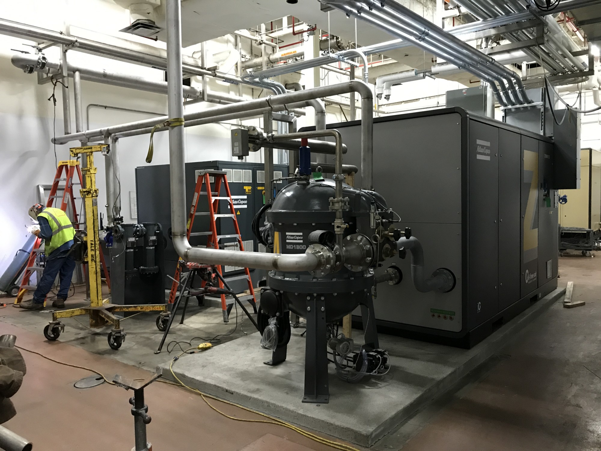 After: Yale Mechanical installed a new 250-ton, glycol-filled cooling system for the air compressors with welded stainless steel schedule 10 pipe.
