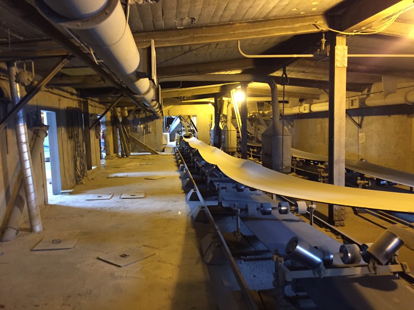 Before: Yale Mechanical removed these 60-70 year old tripper belt conveyors.