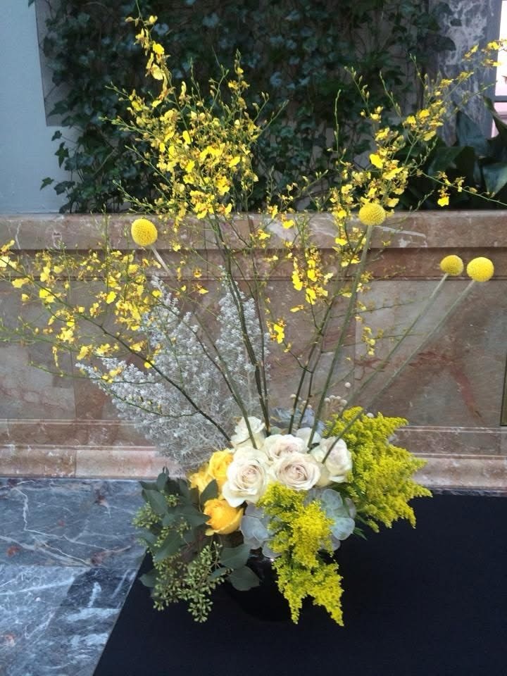 Throwback to the time the floral request was: YELLOW and GREY! ????

#flowers #fundraiserdecor #centerpiece #eventflowers #chicagoflowers