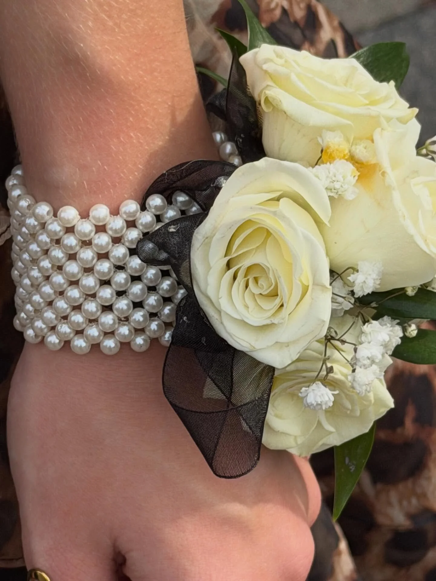 Simple prom corsage.
