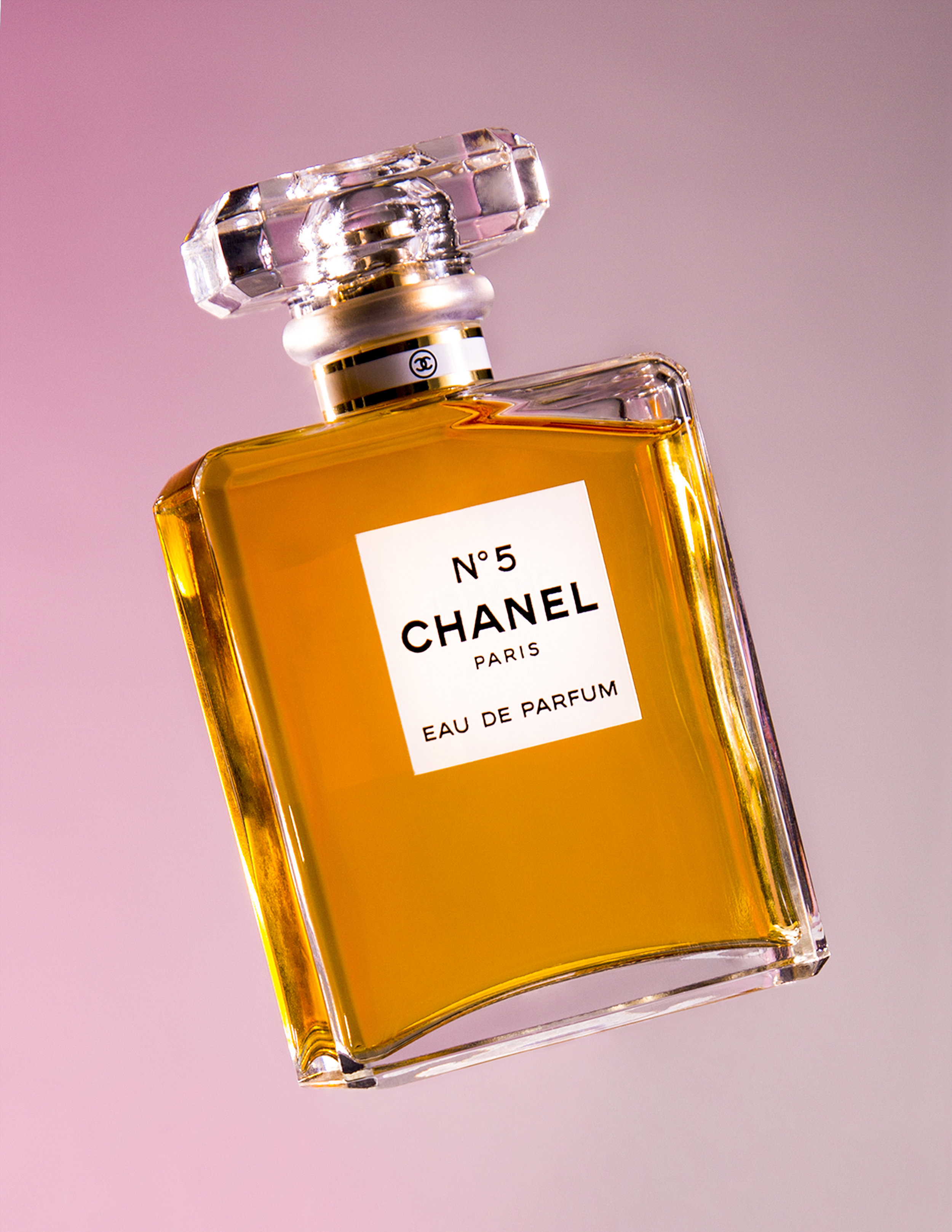 190215_CEL_ChanelParfumREDIT2.jpg