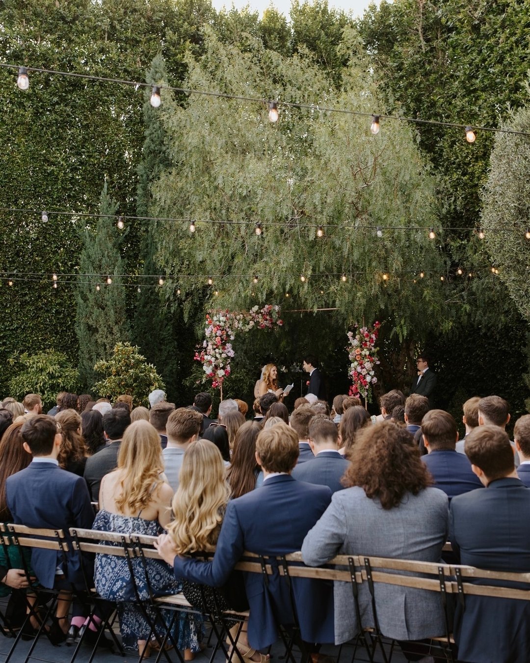 a fig house wedding feat. Sam + Adam

venue: @thefighouse
photography: @hannawalkowaik
coordination: @amyroseevents
florals: @thelittlebranch
catering: @roomforty
bartending: @pharmacie__
DJ: @voxdjs
videography: @honeybunchesofhotes
photo booth: @lu