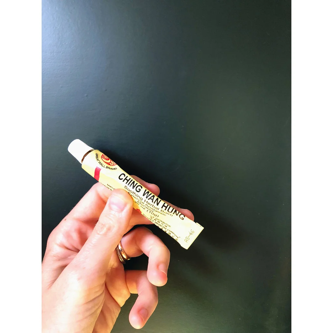 Two helpers I can’t live without in TX summer:
.
.
Ching Wan Hung soothingly herbal balm for burns. Whether it be sunburn of any degree, oven burns, rug burns, steam burns you name it. This stuff is so effective and I’ve used it ever since discovering it in Chinese medicine school. ✔️
.
.
Fish oil / EFA complex. Taking fish oil at higher doses in extreme heat like ours in the summer is like helping your body cool off from within. It will help combat internal and external dryness ranging from skin to cough to eyes/ENT issues. More yin substance to balance all the yang action and heat… in addition to all the numerous other benefits it provides. ✔️