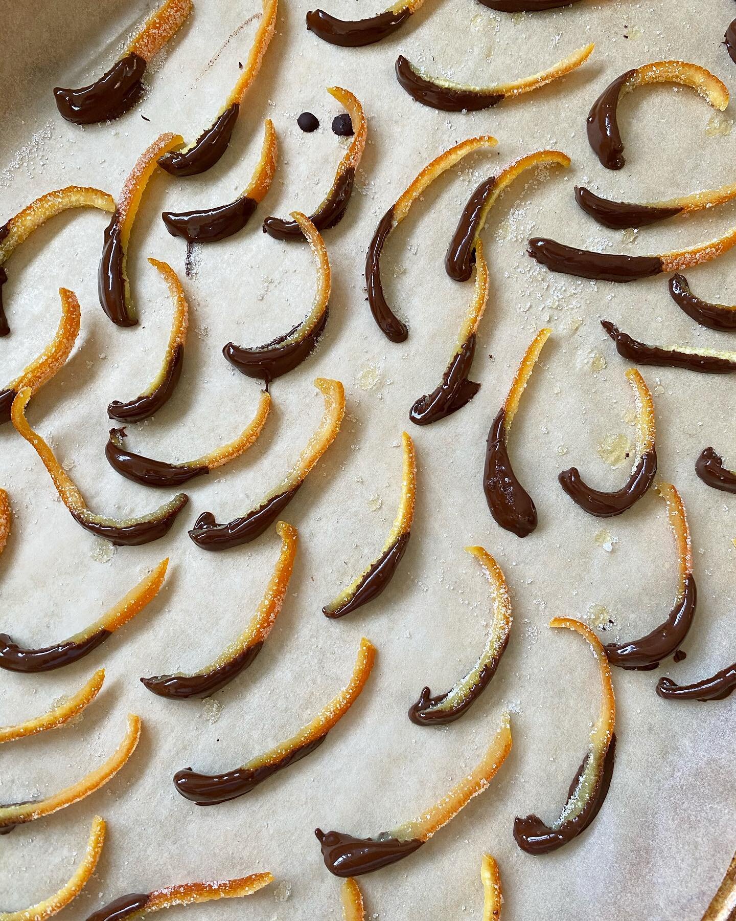 We use dried citrus peel (most commonly tangerine or mandarin orange / Chen pi) as an herb in TCM in many formulas, especially for aiding digestion, drying dampness in the body, and regulating your Stomach and Lung Qi. It&rsquo;s a bit bitter, warmin