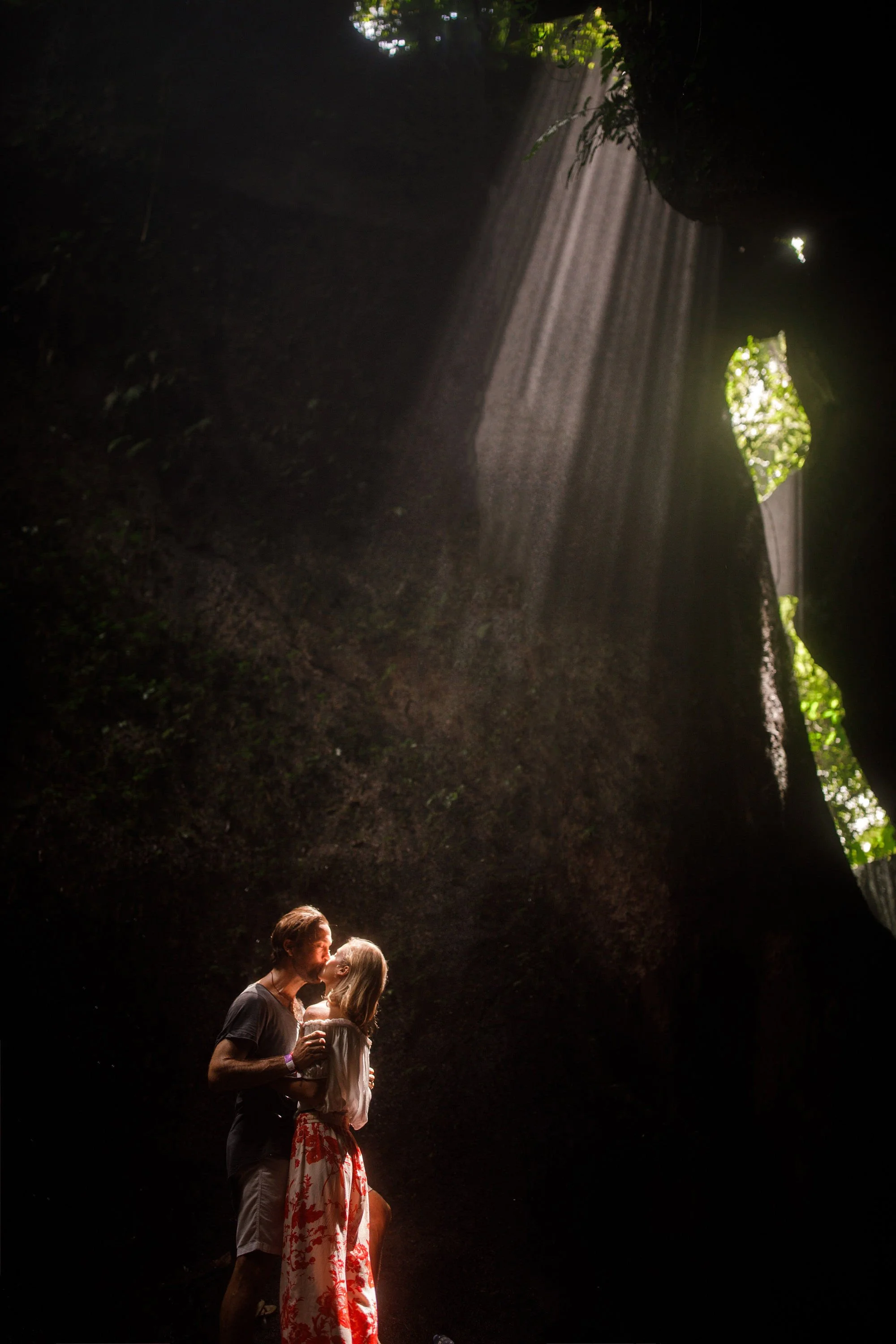 ubud_waterfall_engagement_session-12.jpg