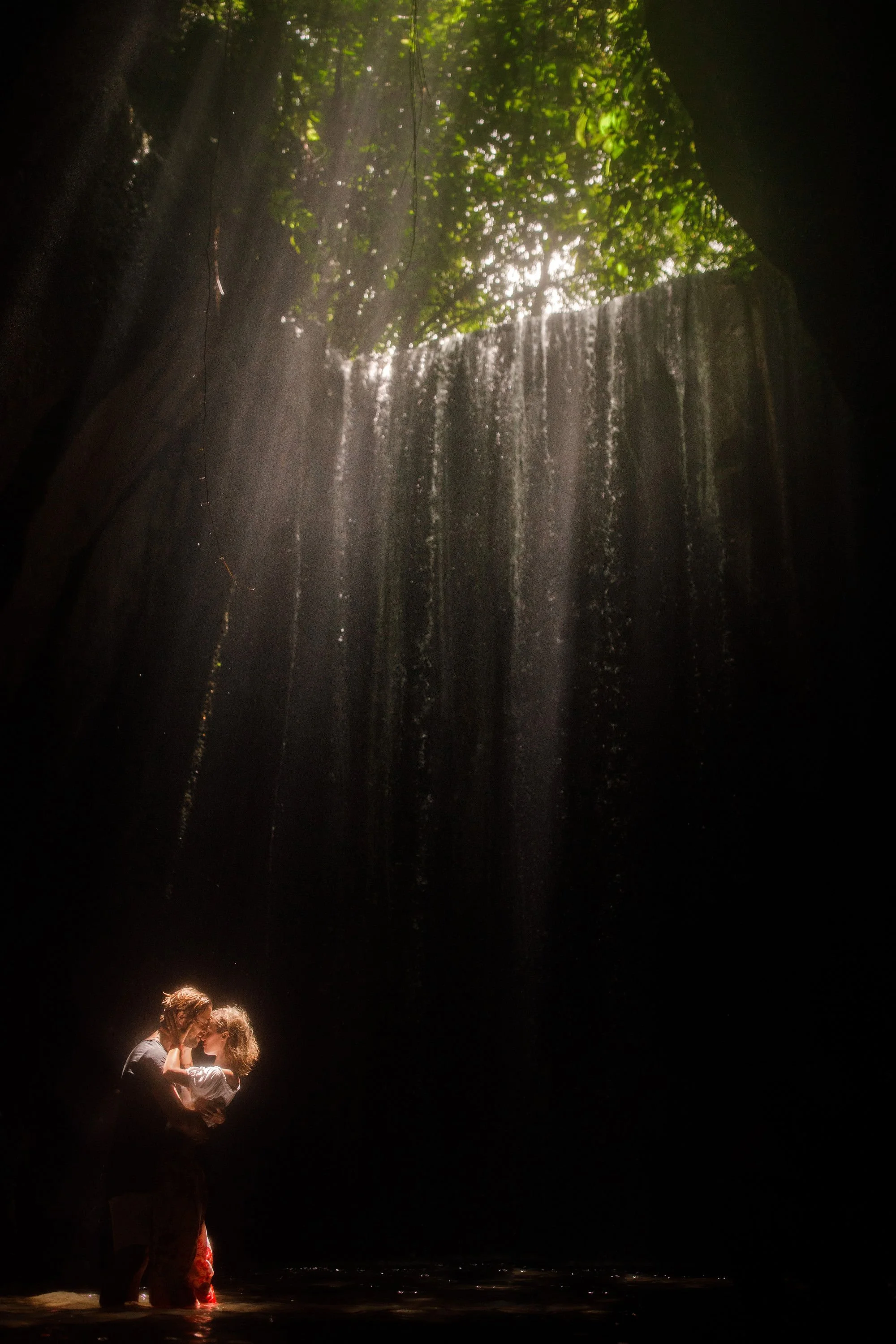 ubud_waterfall_engagement_session-30.jpg