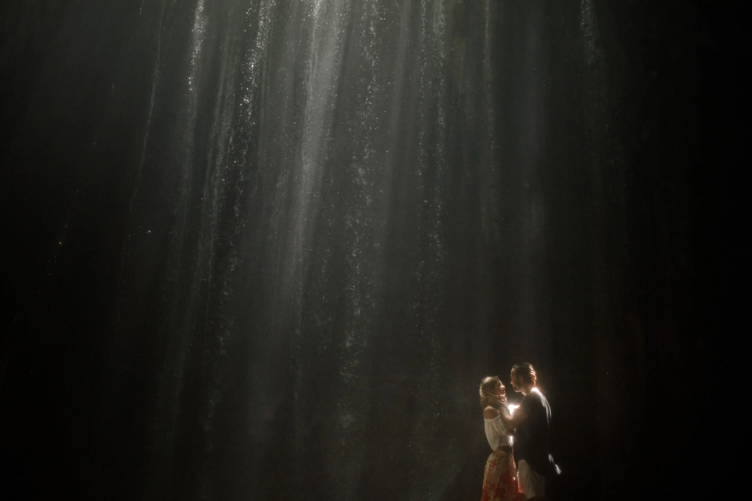 ubud_waterfall_engagement_session-55.jpg