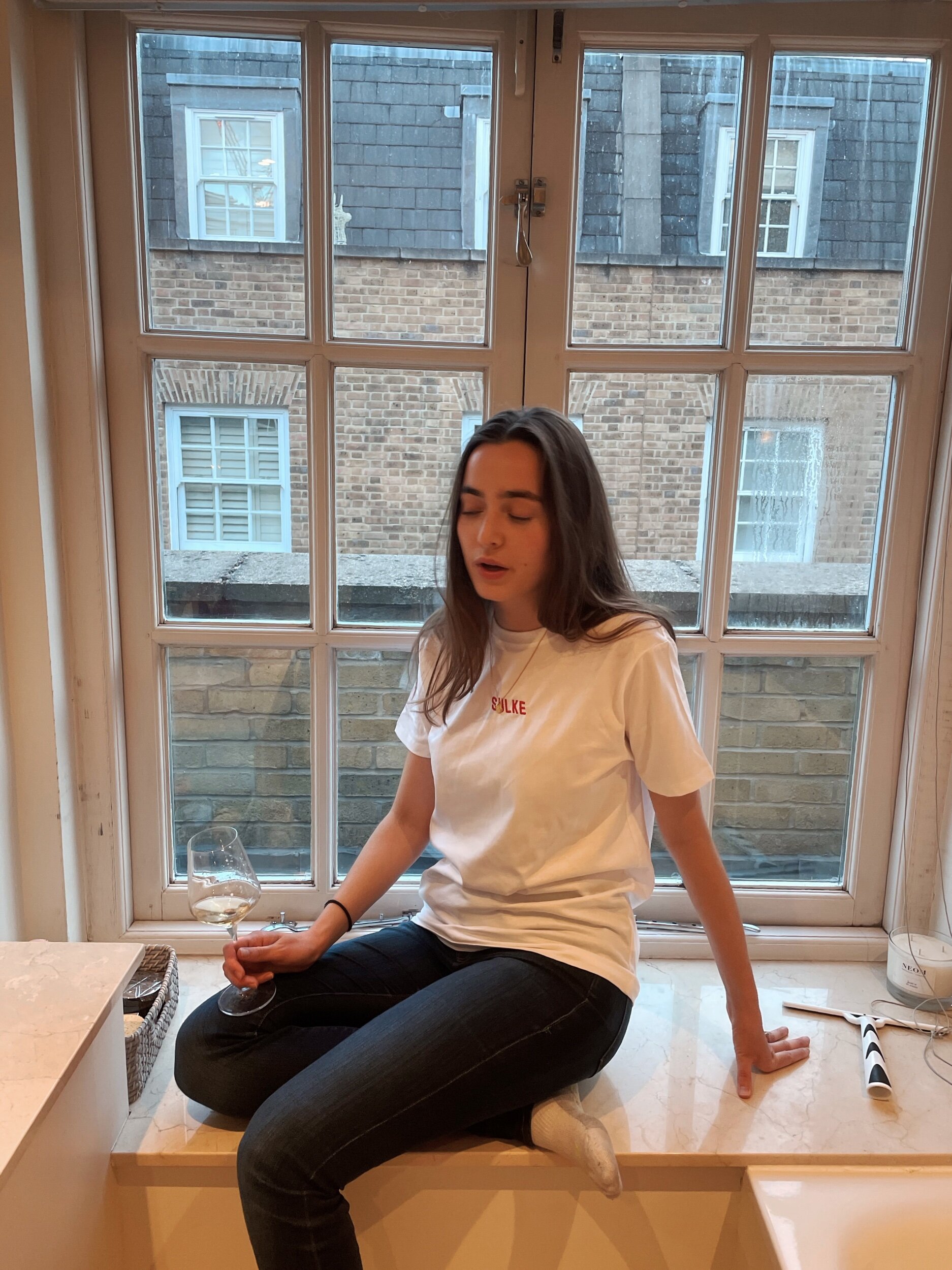 57586384-6BC7-49B0-8456-F73D86D9E626