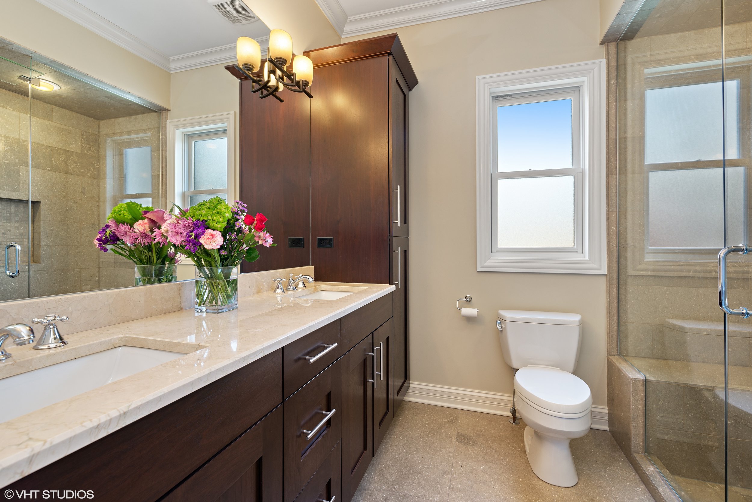 12_922WWolframSt_Unit3_13_MasterBathroom_HiRes.jpg