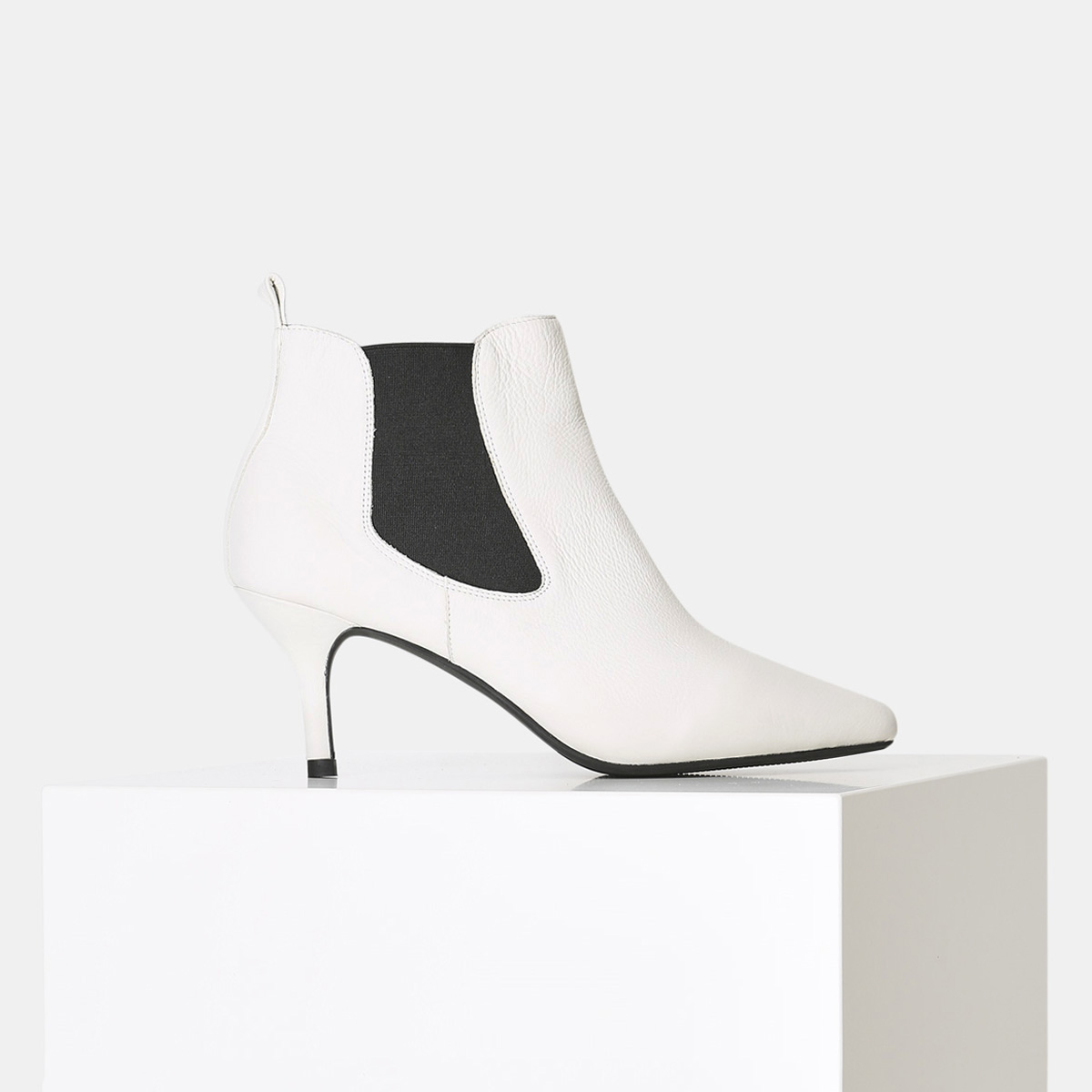 Shoe-the-Bear-Agnete-Chelsea-Leather-Ankle-Boot-White_0.jpg