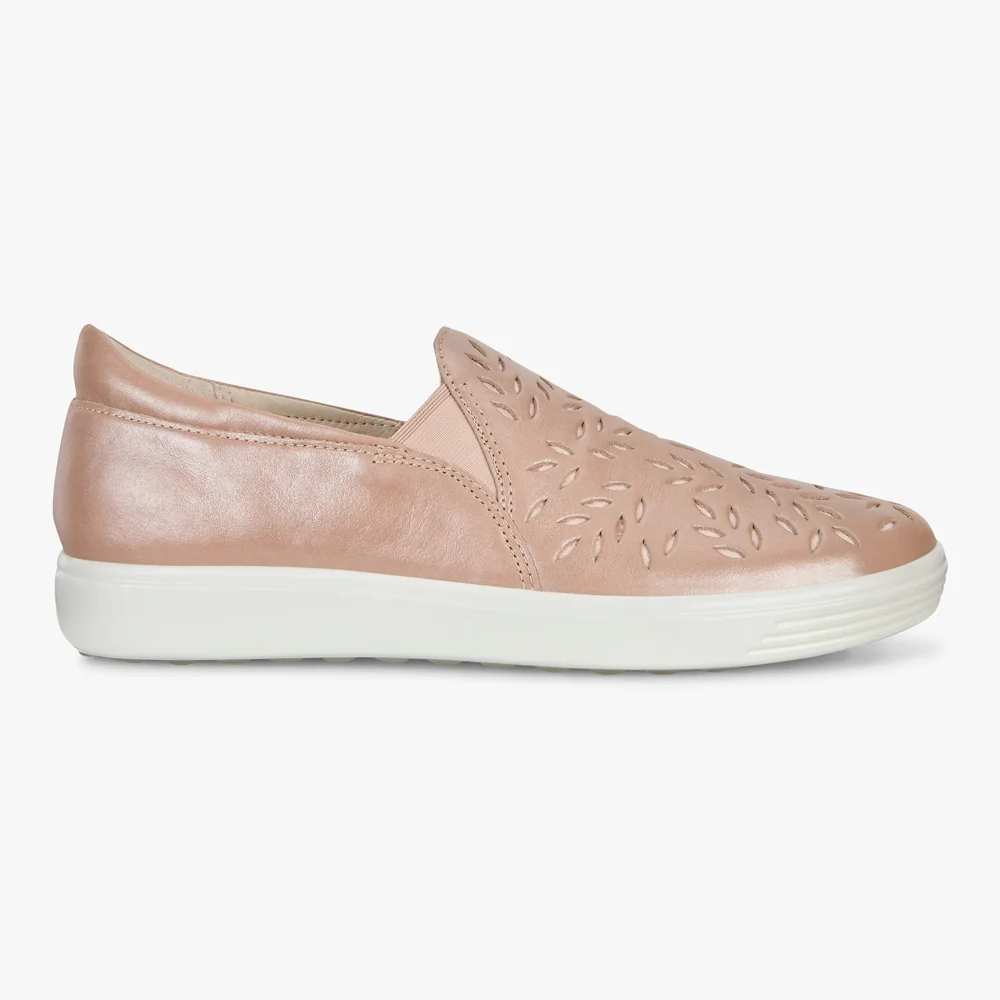 NHALLELY_ECCO_CASUAL_06.jpg