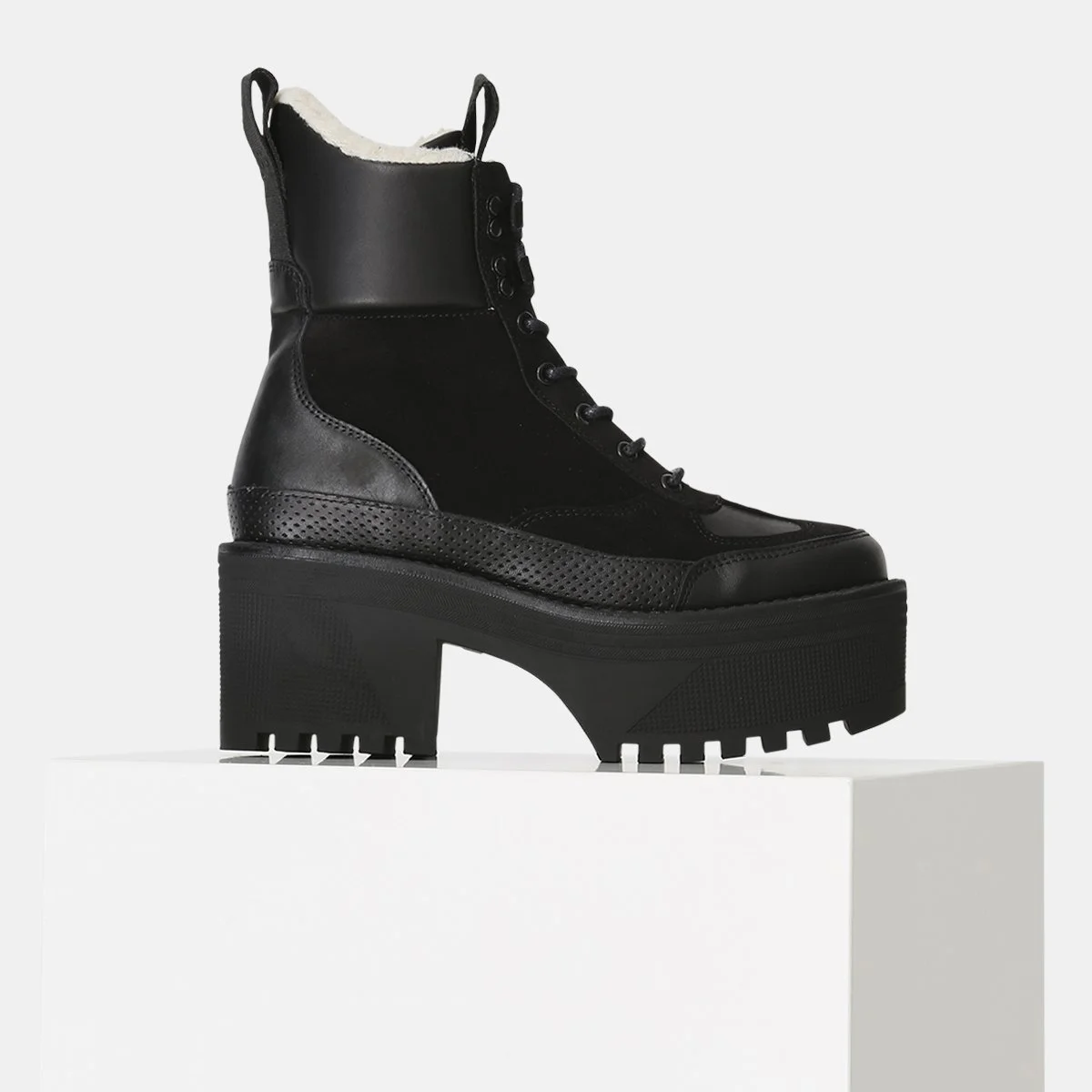 Celeste_Hike_Foret_Stovle-Boots-STB1665-Sort.jpg
