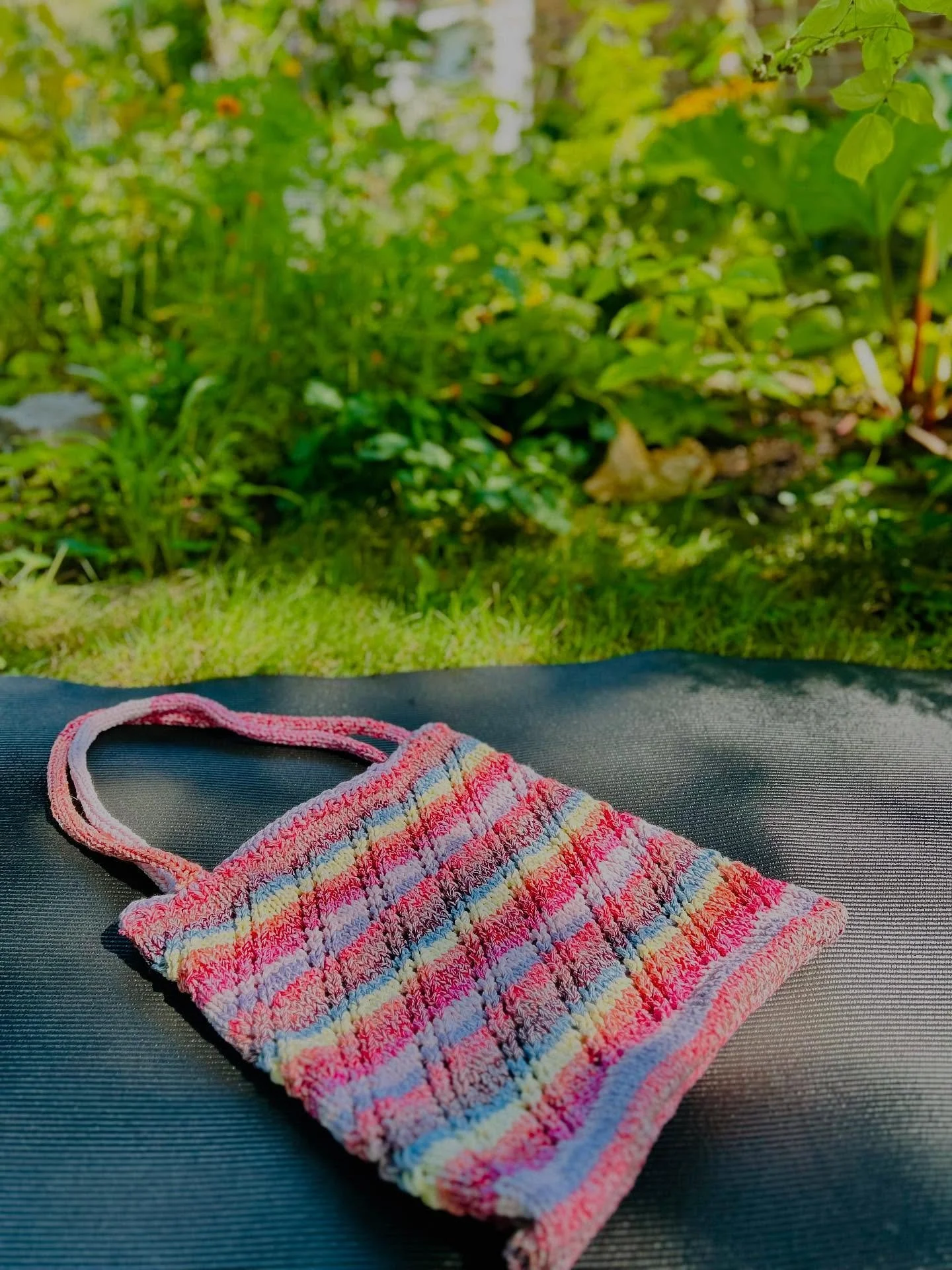 🧶project complete! Designed by longtime @healiumhotyoga student @azahar.knits (who also held my hand through some of the construction steps 😬🙏🏻)

I&rsquo;m loving this new knit bag and will probably use it to schlep materials to the studio.