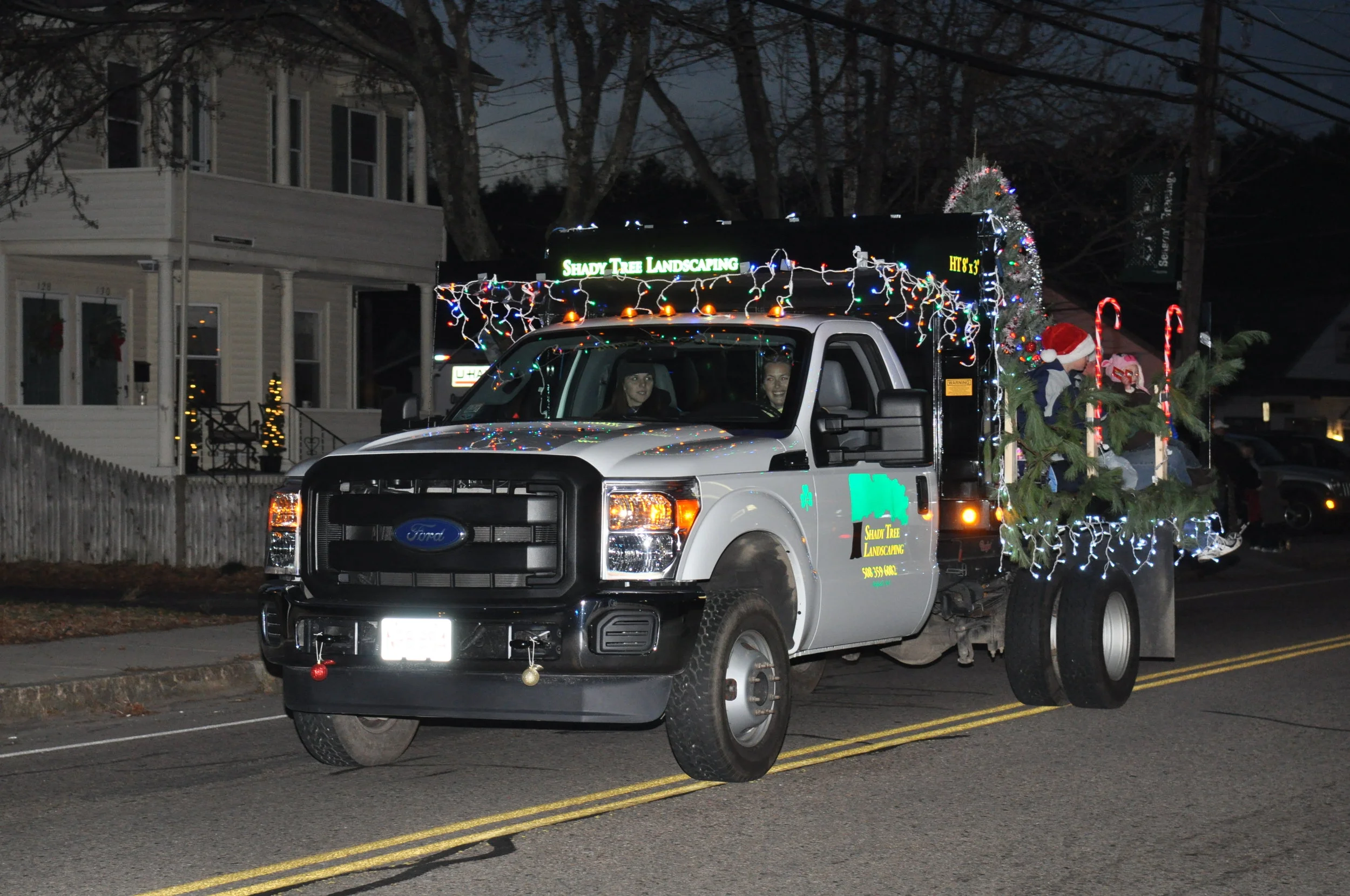 shady-tree-uxbridge-parade-2011.jpg