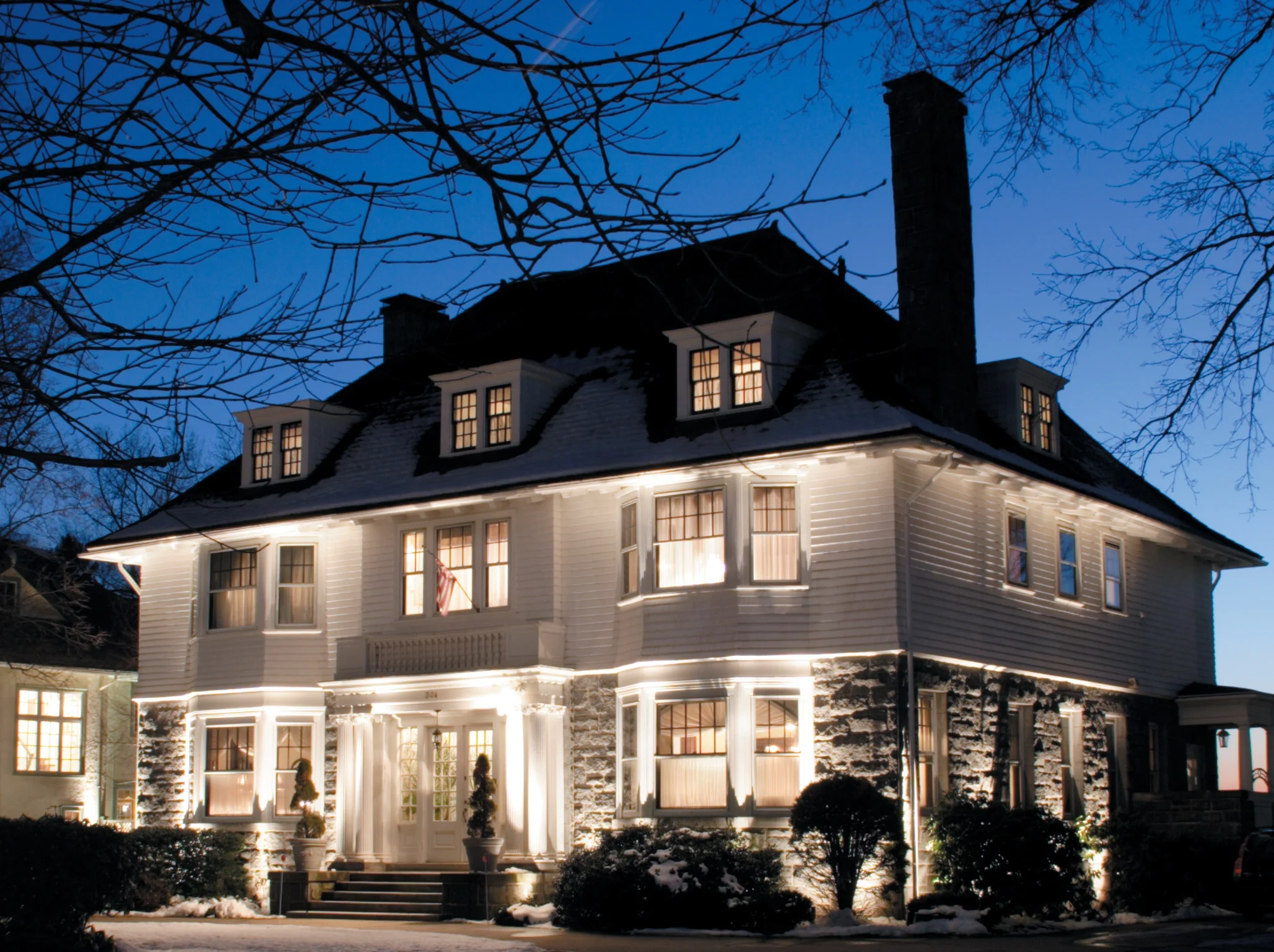 colonial-house-snow.jpg