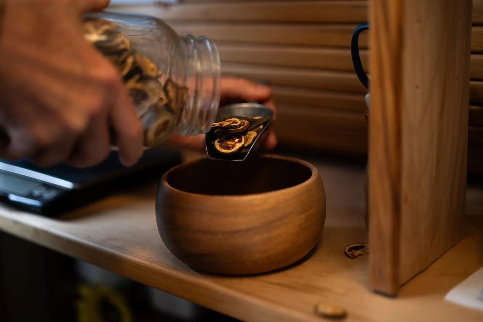 Chinese Herbal Medicine vs. Conventional Care: How to Choose the Right Path for You