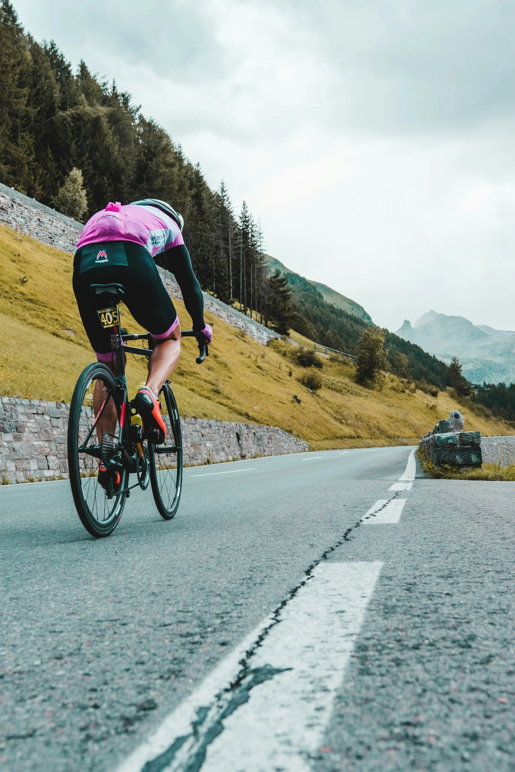 Acupuncture for Cyclists in Boulder: Managing Knee Pain, Hip Tightness, and Overuse Injuries