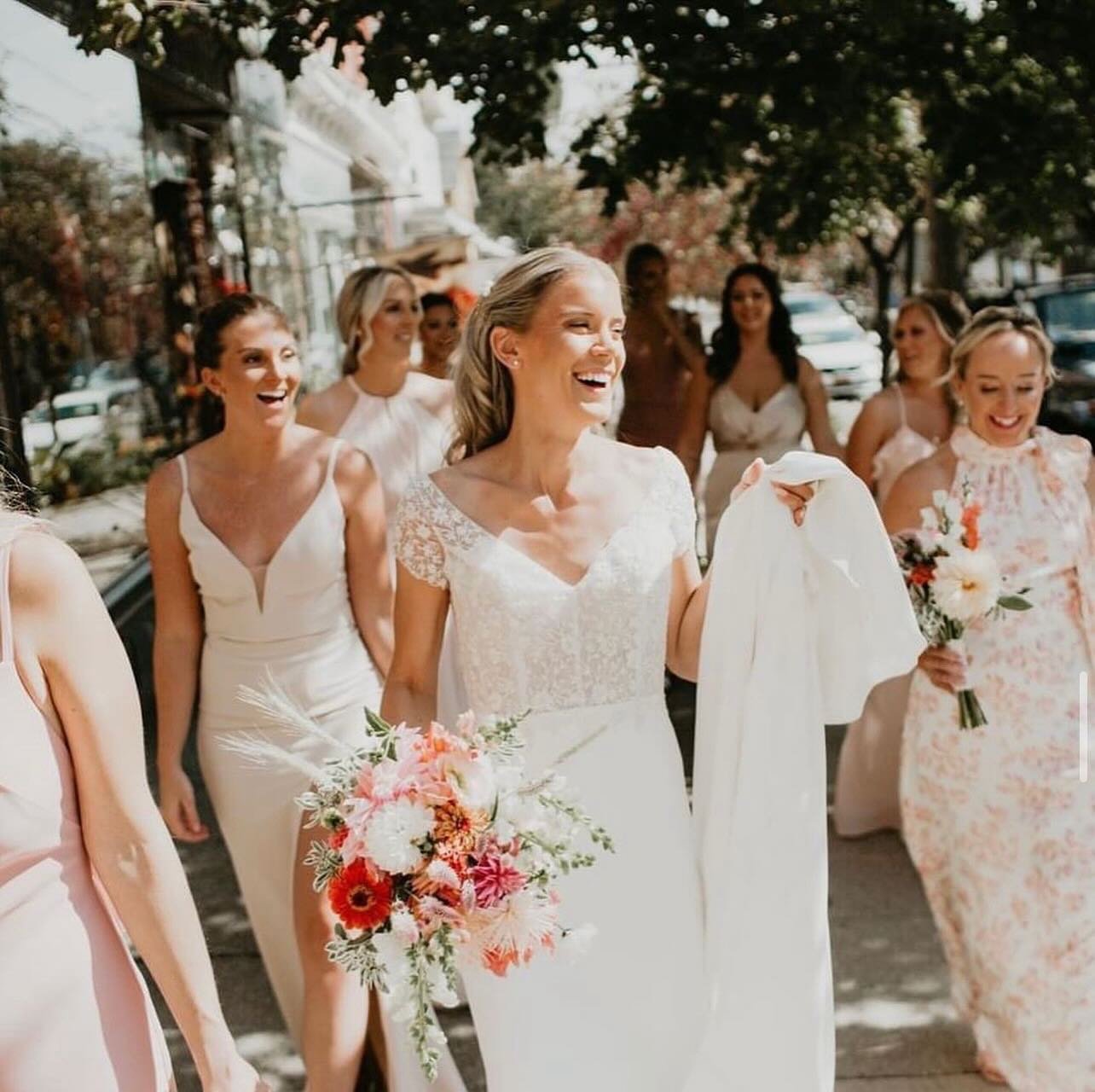 All smiles for happily ever after✨

@joevogelphoto 
@enaurabridal @vibebeautycollective 
@hair_byskye @kevdoesglam @moscaalterations

#lilysaratoga #enaurabridal #bridesmaids #weddingday
#weddinginspo #saratogabride #bridetobe #realbride #idocrew