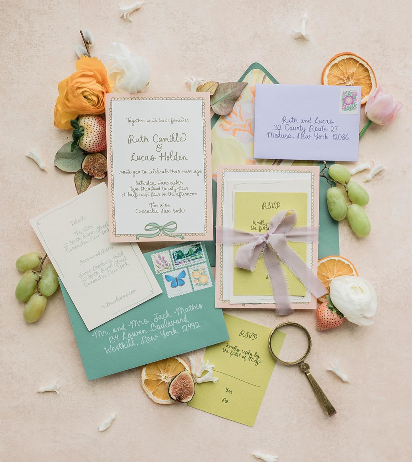 Drooling over this colorful invitation suite 🍊🍓

Planning + Education: @kimtrangphoto / @maisiesnyderphoto
Design + Planning @elevatedeventsbysm
Venue: @wireeventcenter
Florals: @goodefarm
Stationary: @hollywinnieco
Cake: @vicidesignny
Rentals: @ev