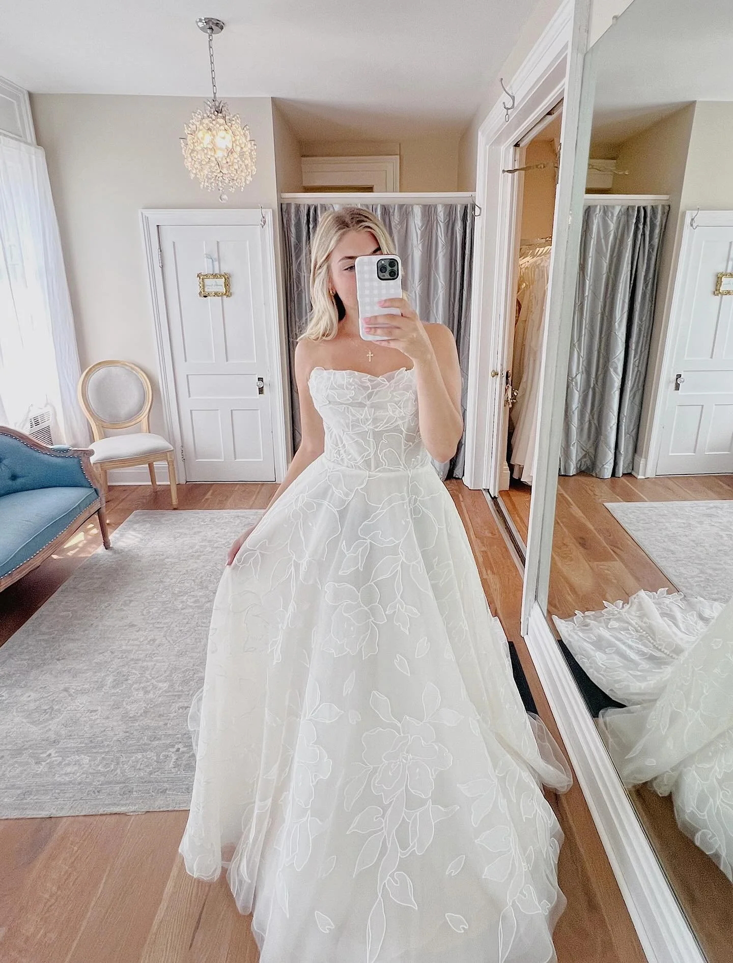 🆕 from @jennyyoonyc

✨Lorelai
✨Crawford
✨Lana
✨Penelope

#bridetobe #weddinginspo #weddinggown #weddinggownshopping #bridalboutique #saratogabride #saratogawedding #upstatenywedding #upstatenybride #2026bride #weddinginspiration #weddingdress #jenny