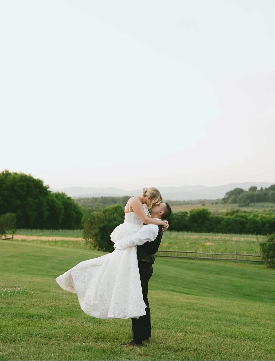 The perfect gown for lifts & twirling ππΌπ€
Congrats to #LilyBride Rachael!
Photographer: @bethclevelandphoto 
DJ: @expdjs
Venue: @1768hubbellhomestead
Catering: @piesonwheels
Hair+MUA: @true.beauty.co
Wedding Gown: @lilysaratoga
Couple: @rach