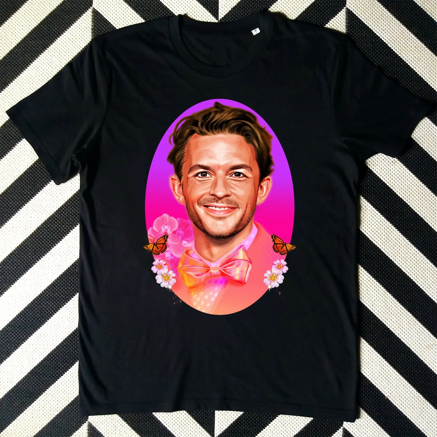JONATHAN_BLACK_TEE.jpg