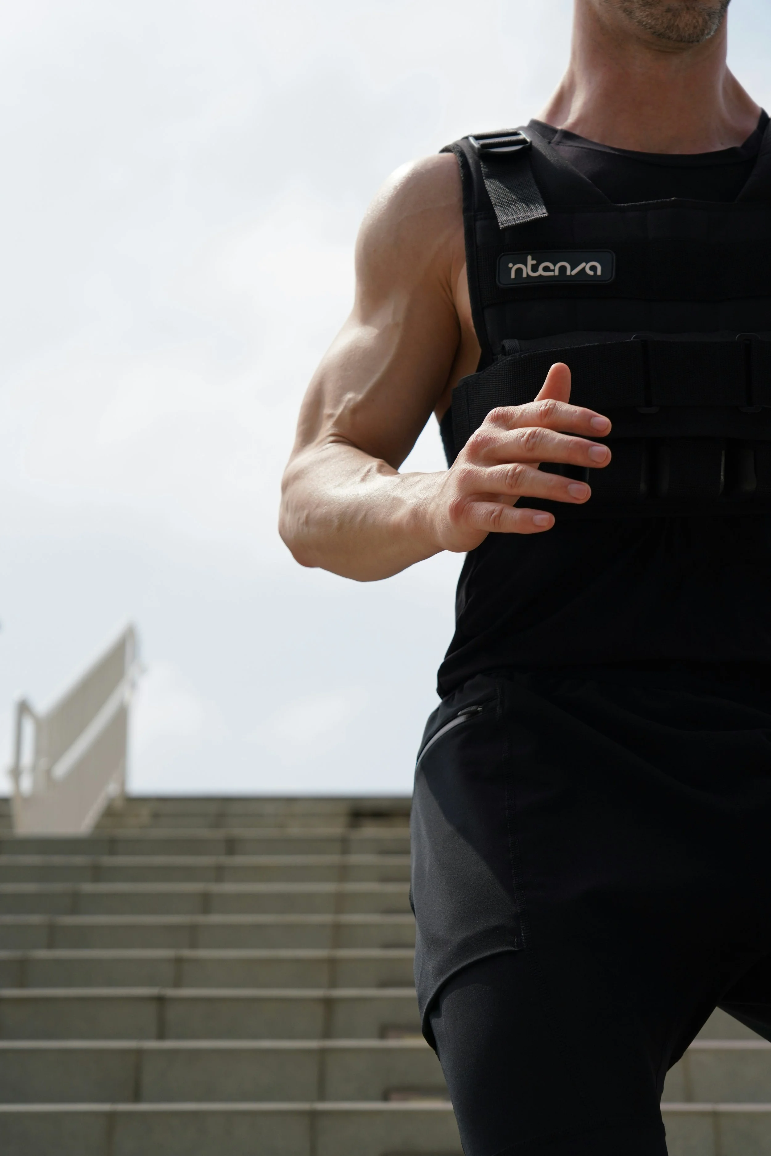 Should You Run with a Weighted Vest? Benefits, Risks, and How to Do It Safely