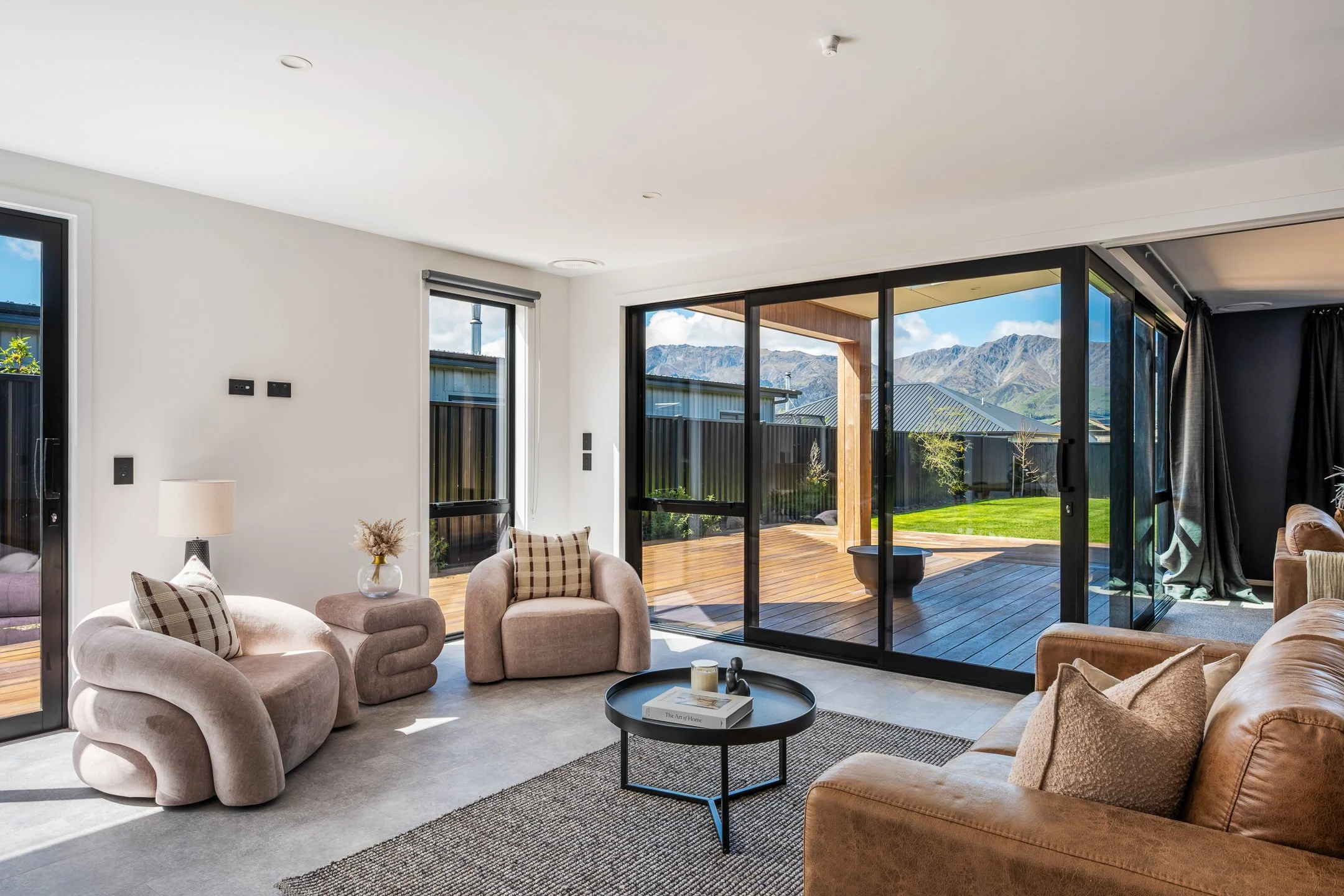 It's been a busy month between art shows, planning exhibitions, and dodging the rain (and snow)! Here are a few favourites from recent shoots 📷✨