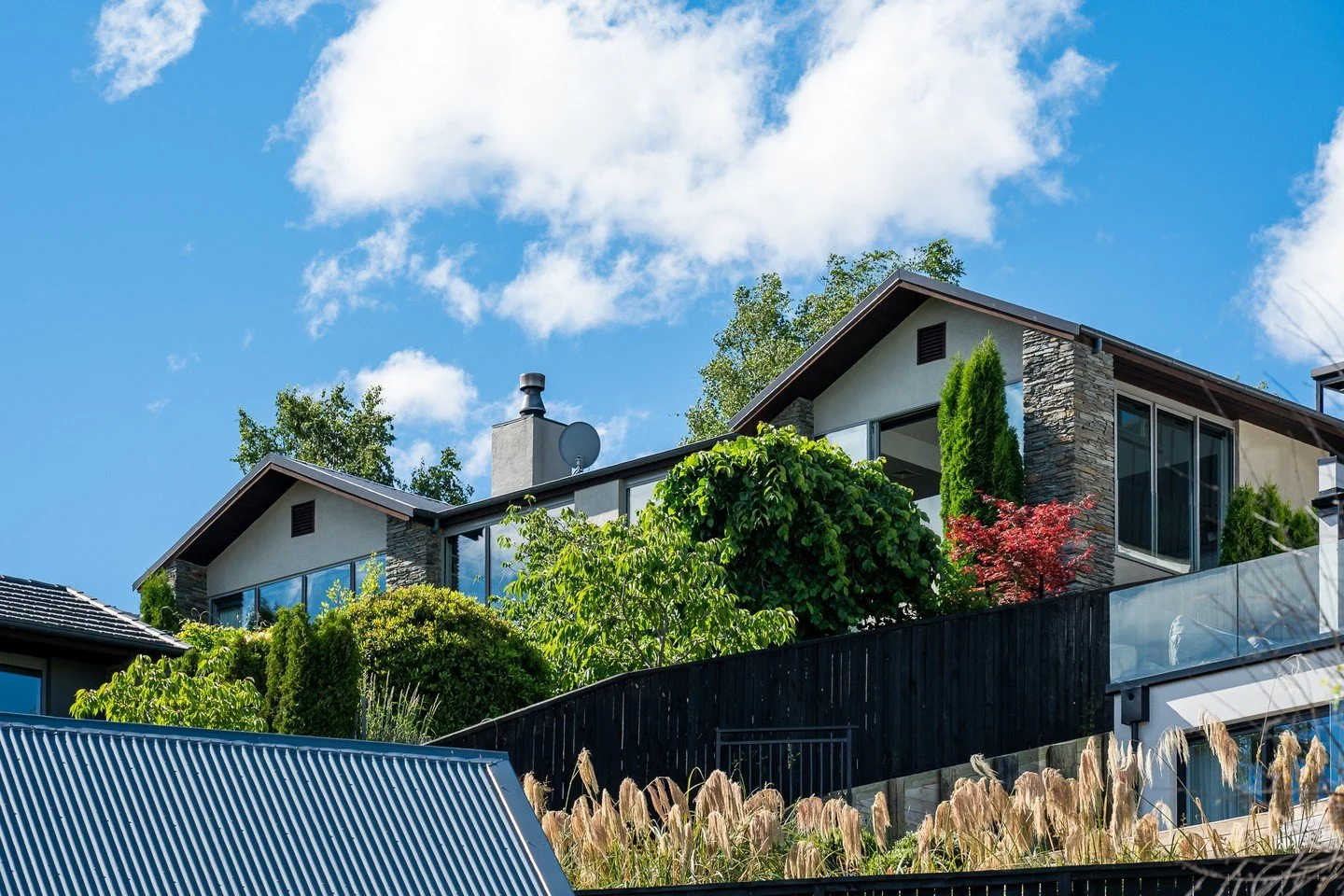Some highlights from this stunning home up on Queenstown hill. Check out those cheeseboard-arranging skills 🧀