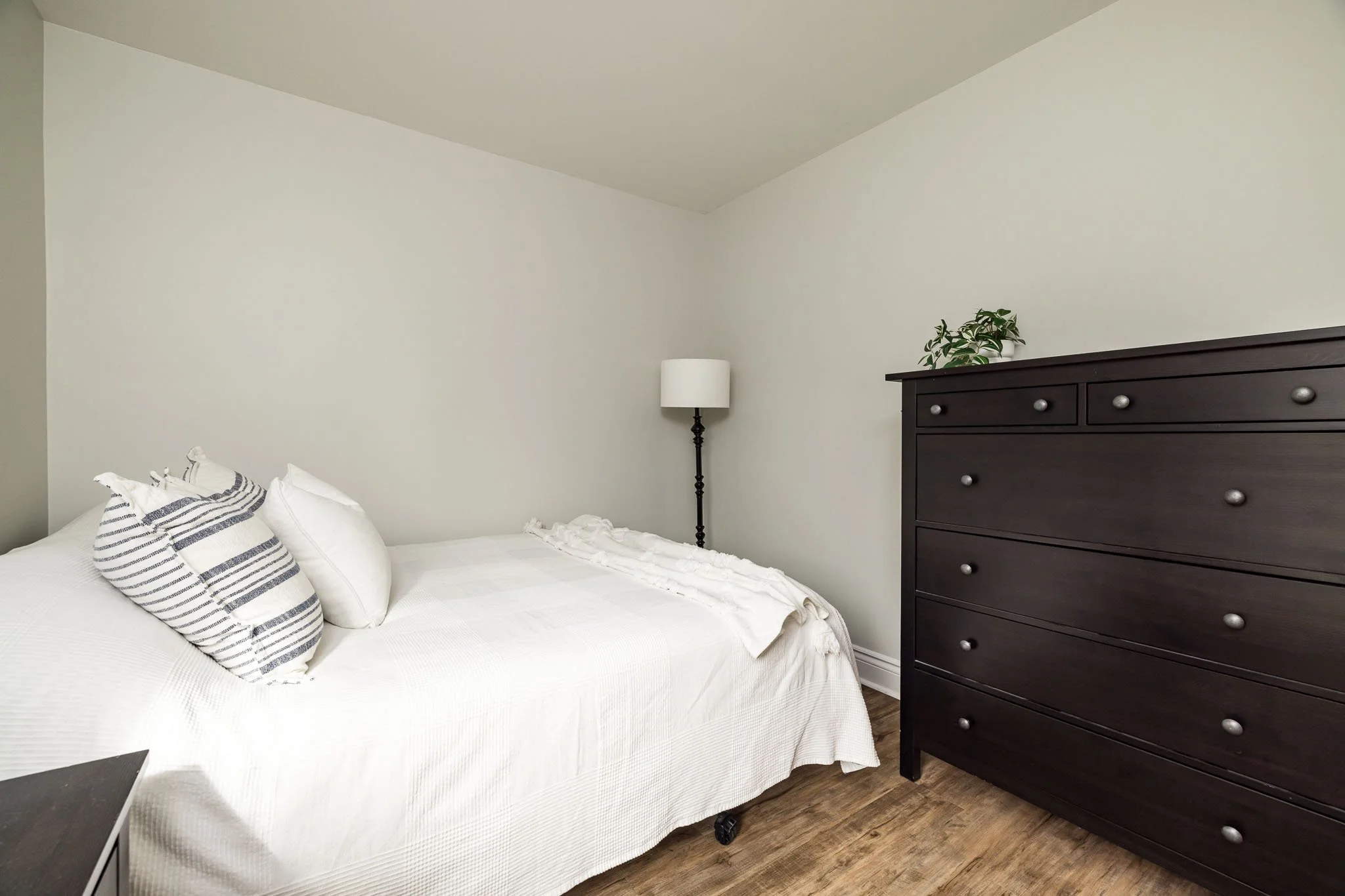 318 Main St W_048.jpg