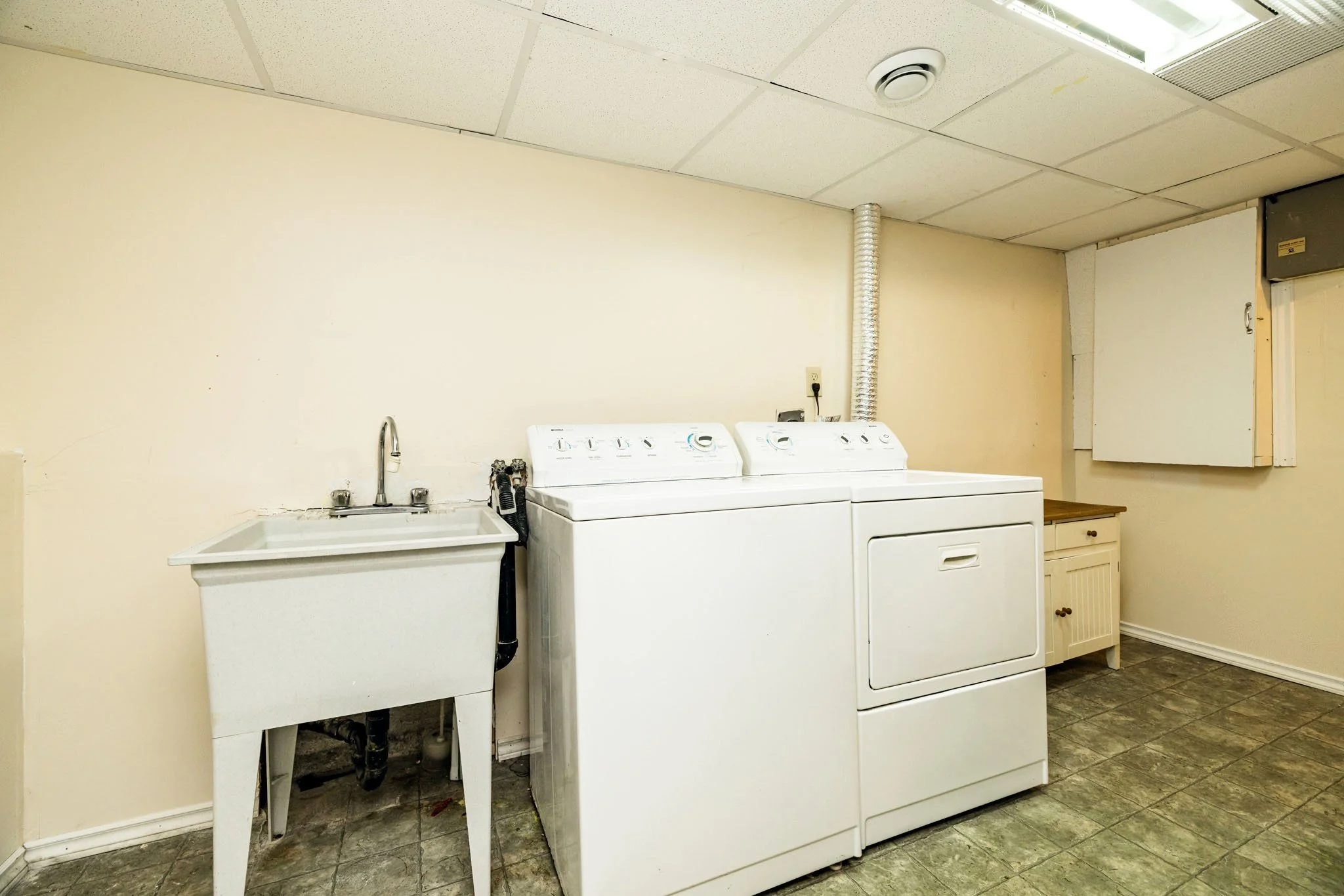 6096 Meadowhill_065.jpg