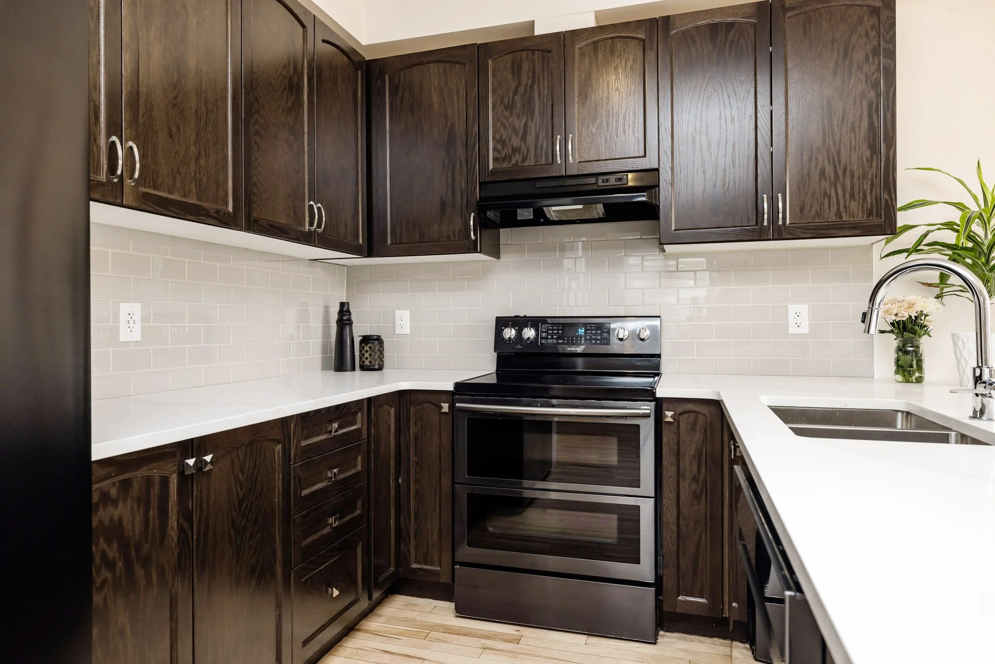 1869 Glencrest_021.jpg